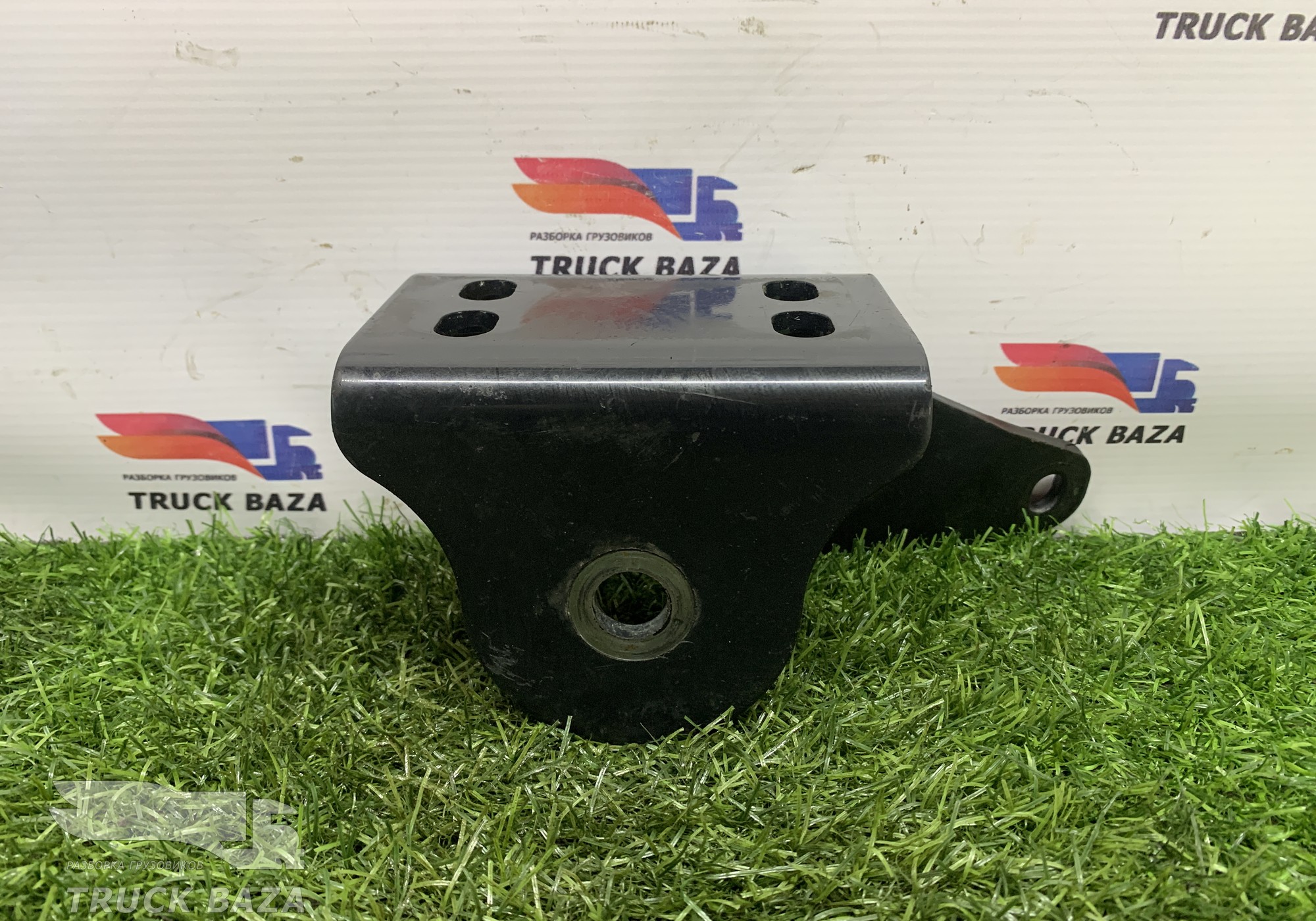 81417202782 Кронштейн торсиона кабины правый