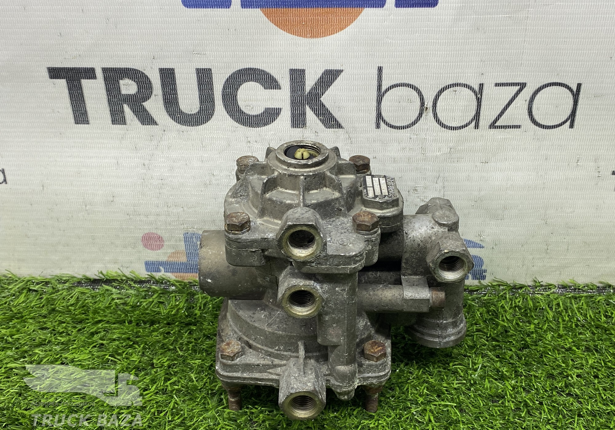 AB2787 Кран управления тормозами прицепа