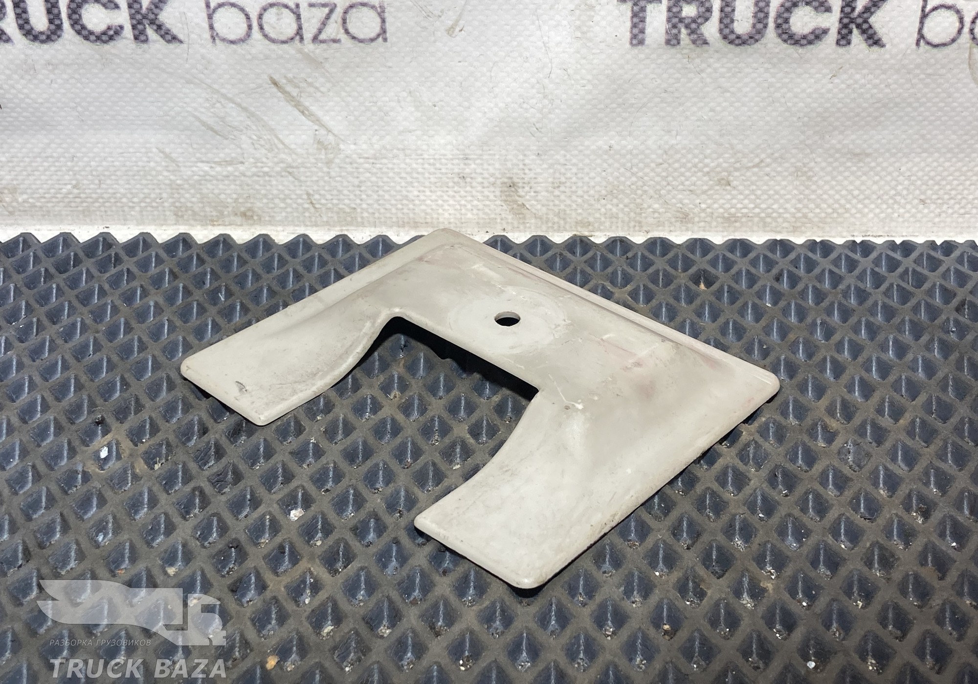 549018219348 Накладка кронштейна верхнего спальника для КАМАЗ 54901