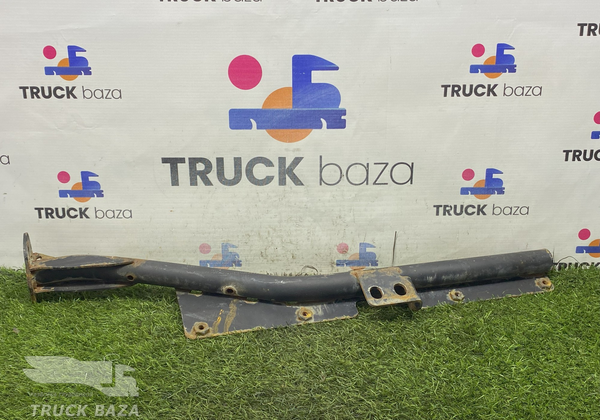 5490840532120 Кронштейн подножки левый для КАМАЗ 5490 (с 2013)