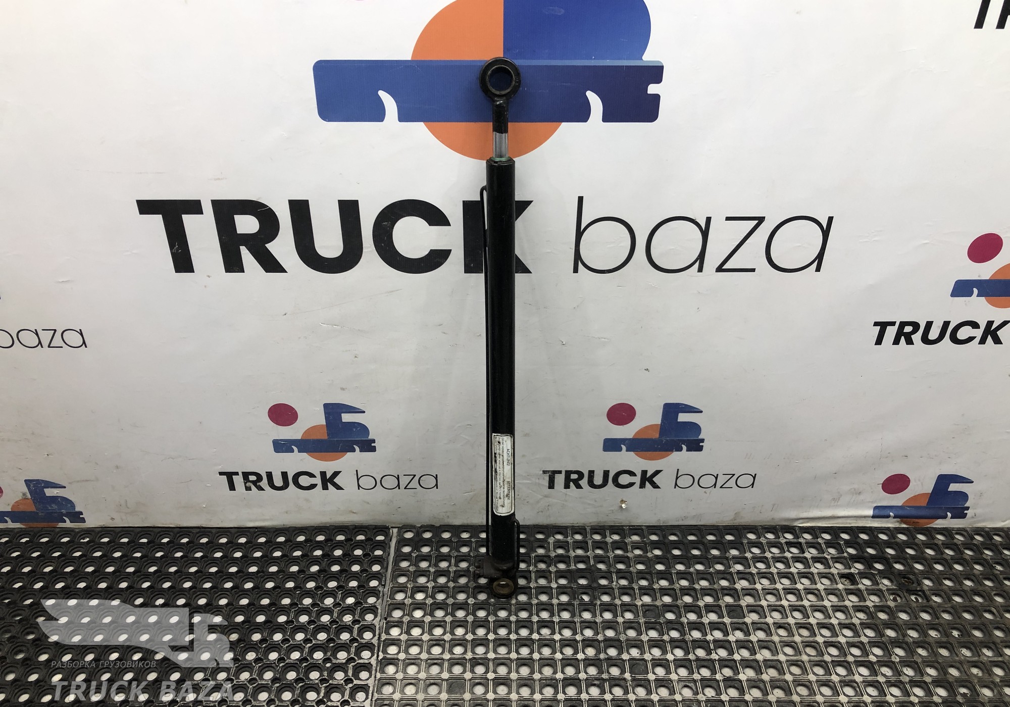 81417236124 Цилиндр подъема кабины