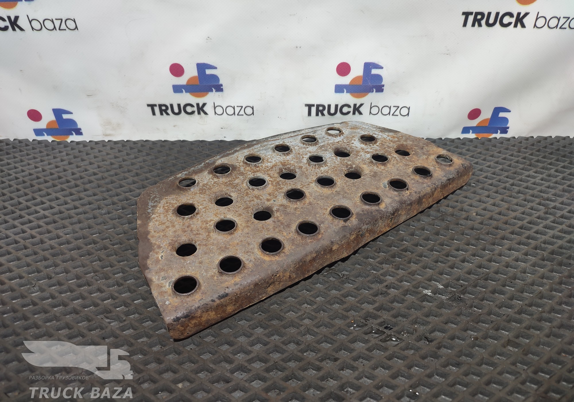81615105187 Площадка подножки для Man TGM