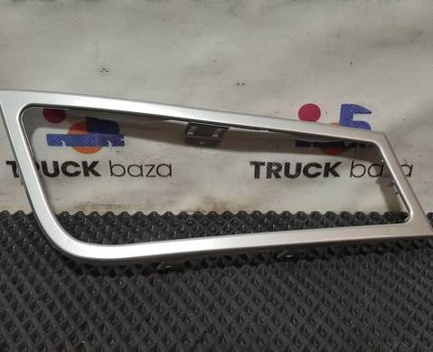 21078545 Облицовка противотуманной фары правая для Volvo FM