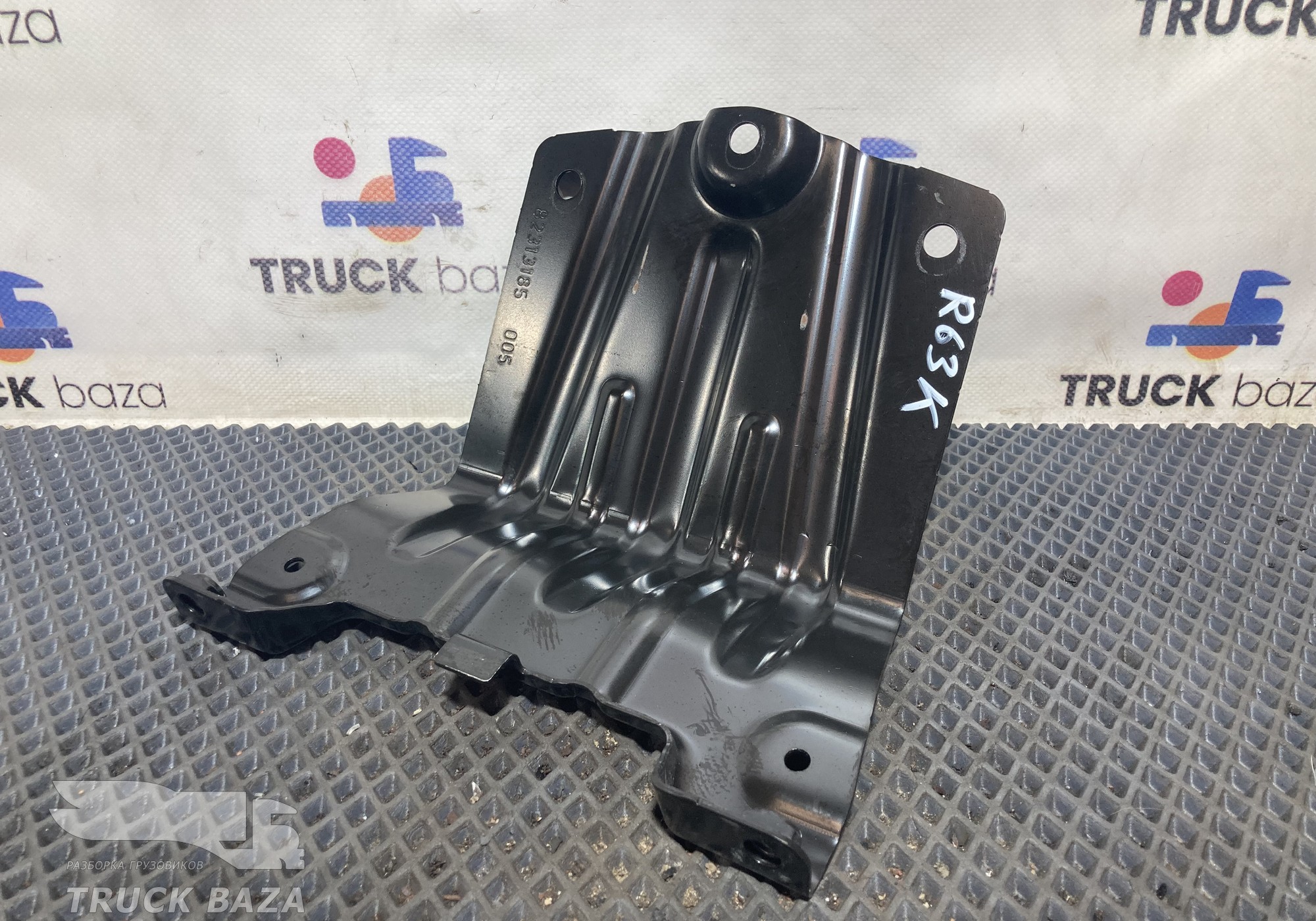 7482313185 Кронштейн крепления рулевой колонки для Renault T (с 2013)