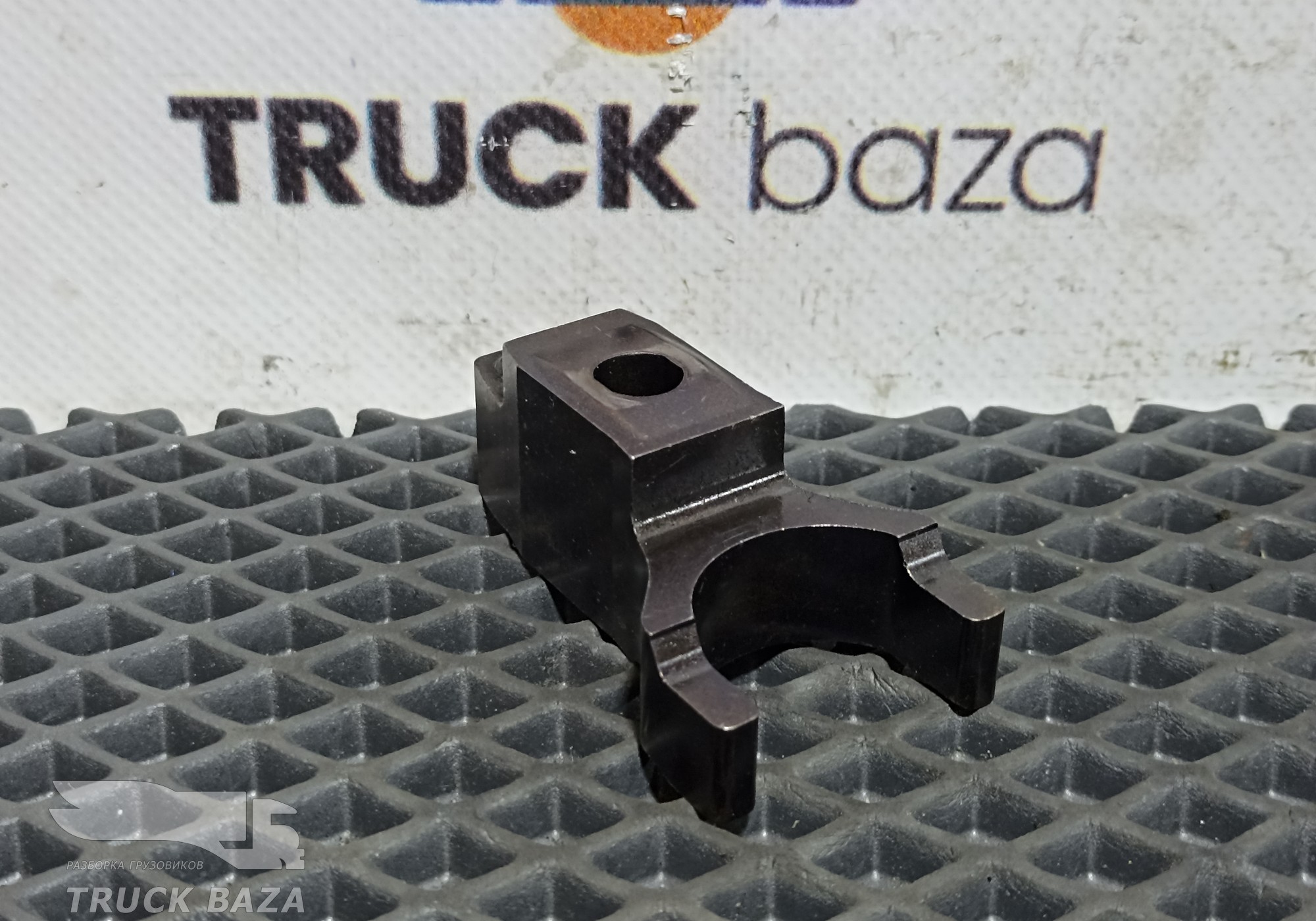 21425162 Кронштейн форсунки топливной для Renault Midlum
