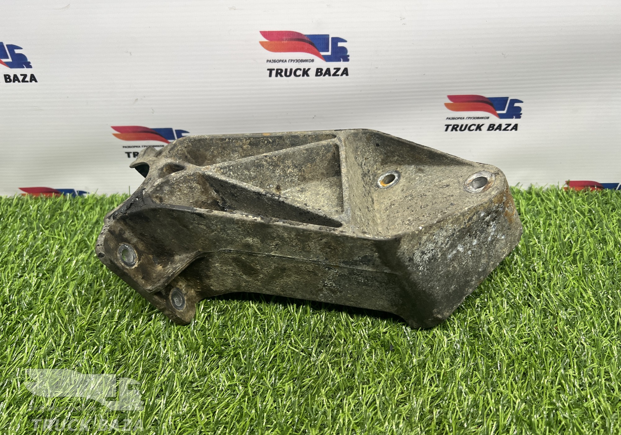 1371225 Кронштейн крепления крыла для Daf