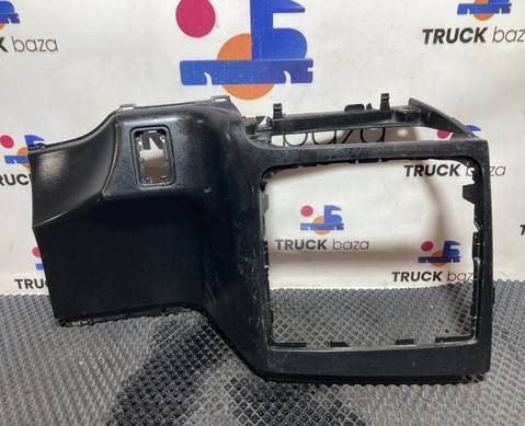 81617016313 Накладка на торпедо правая для Man