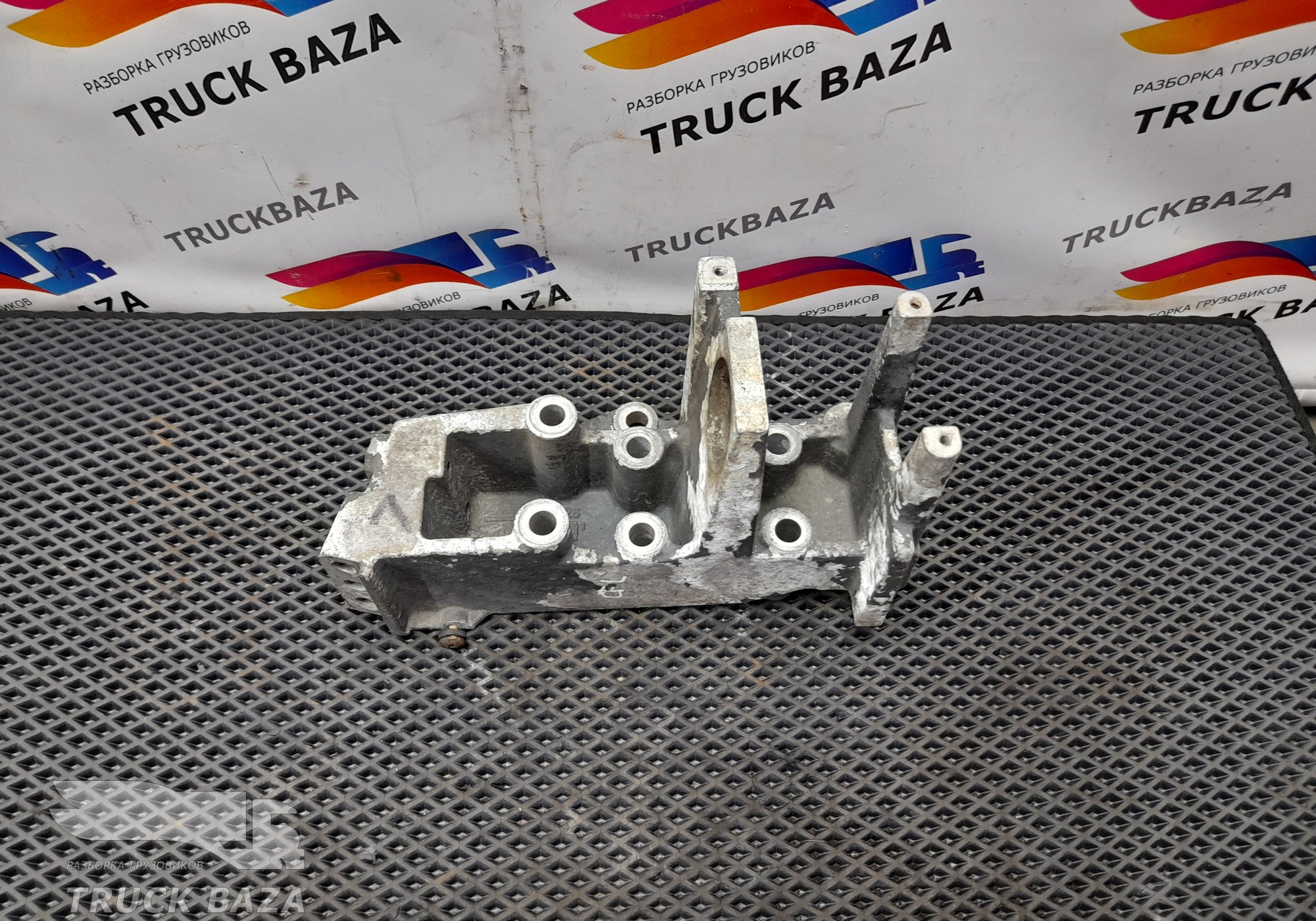 1450326 Кронштейн бампера левый для Daf CF