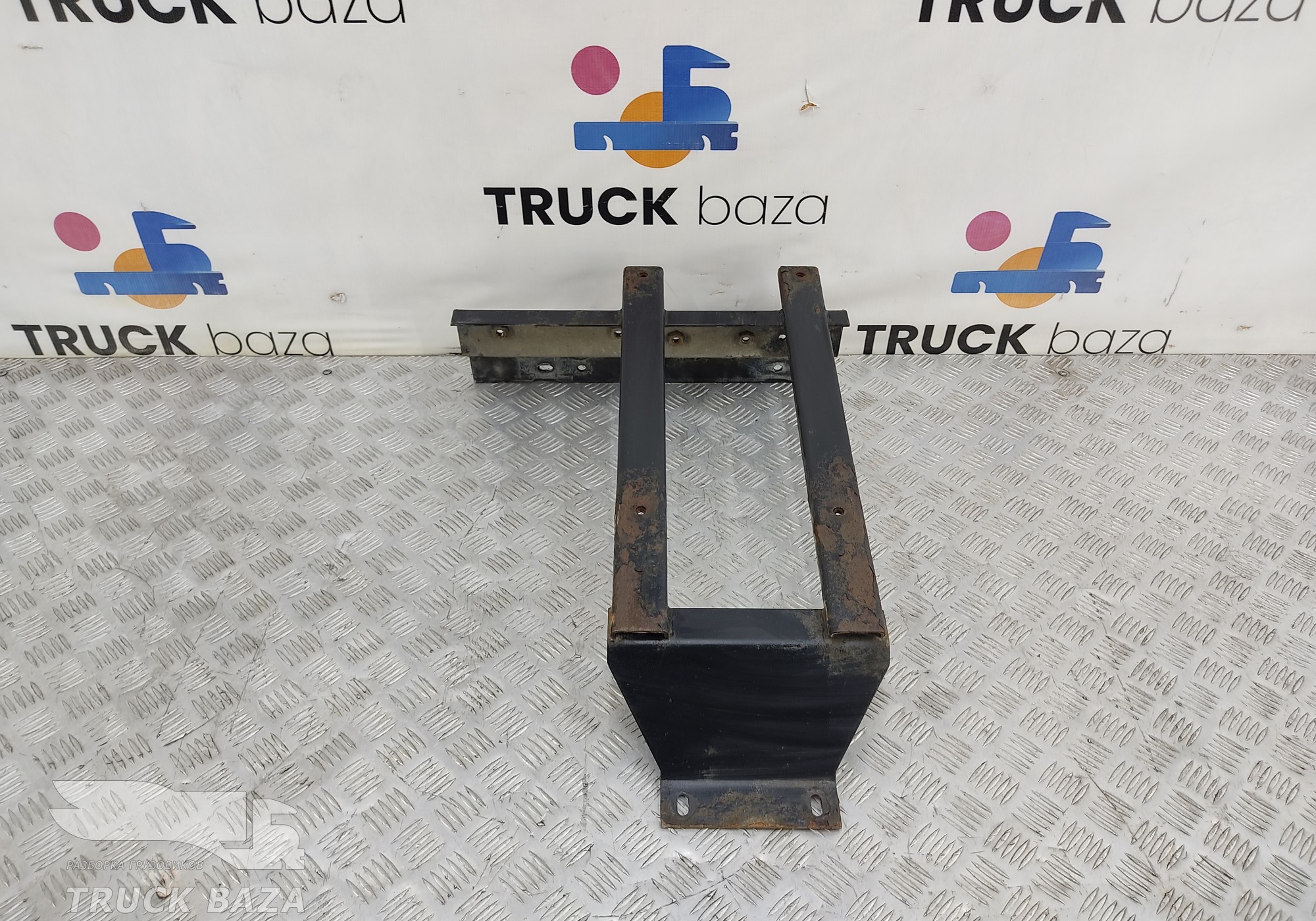 549018403102 Кронштейн задней части переднего крыла левого для КАМАЗ 54901