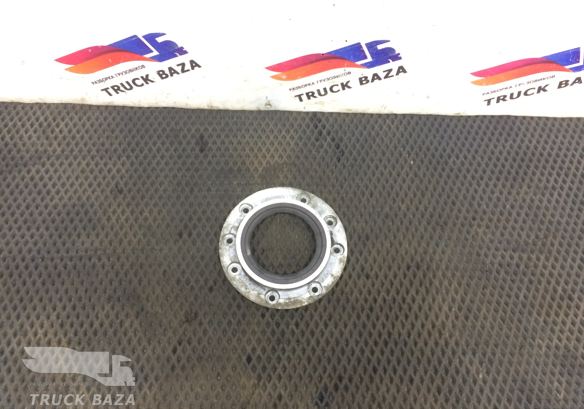 500304671 Крышка коленвала для Iveco