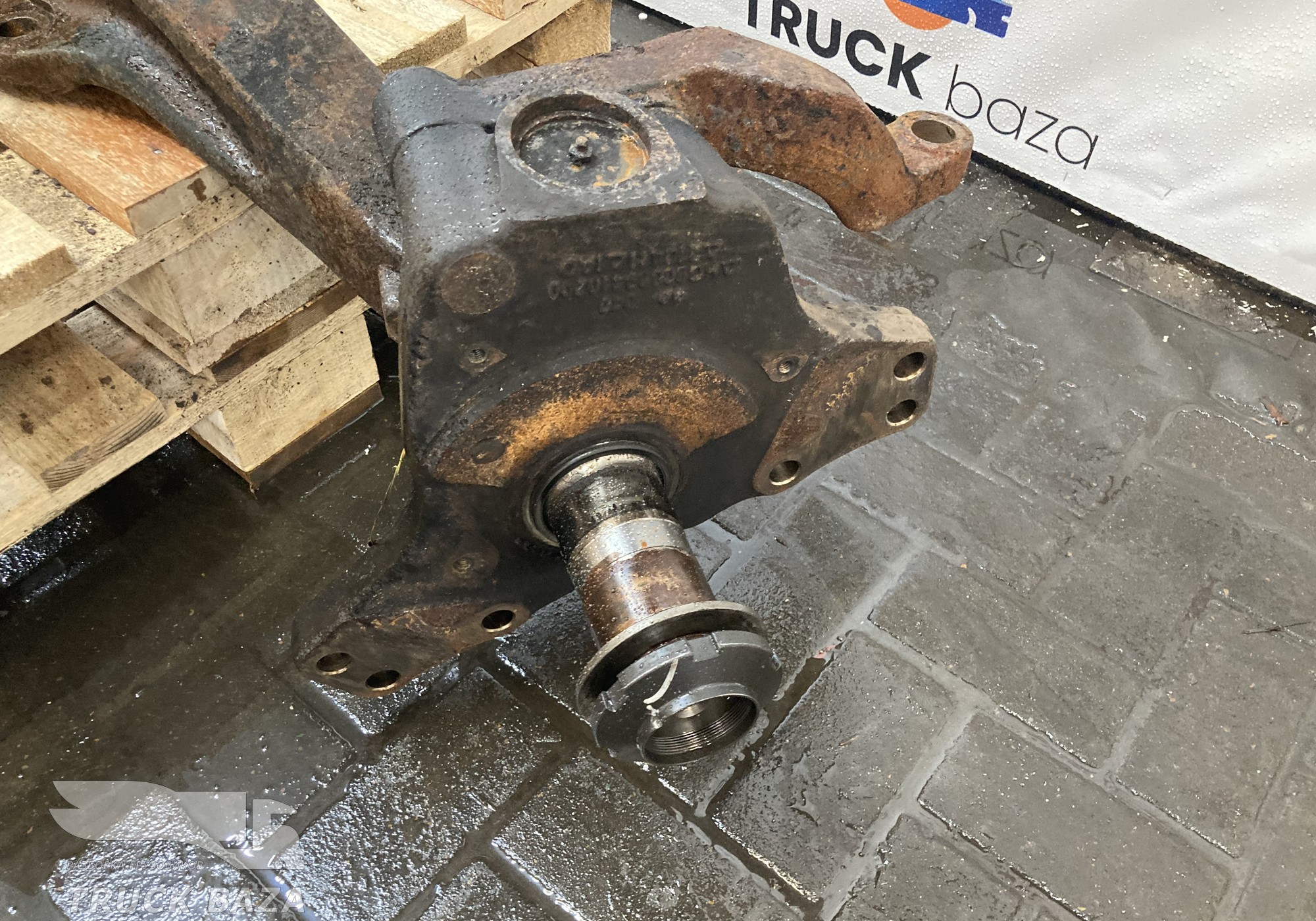 HD90009410200 Кулак поворотный правый