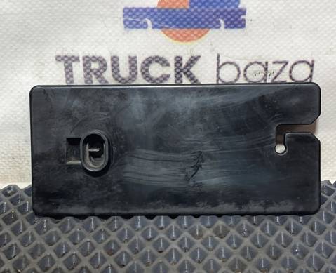 82321911 Заглушка для Renault T (с 2013)