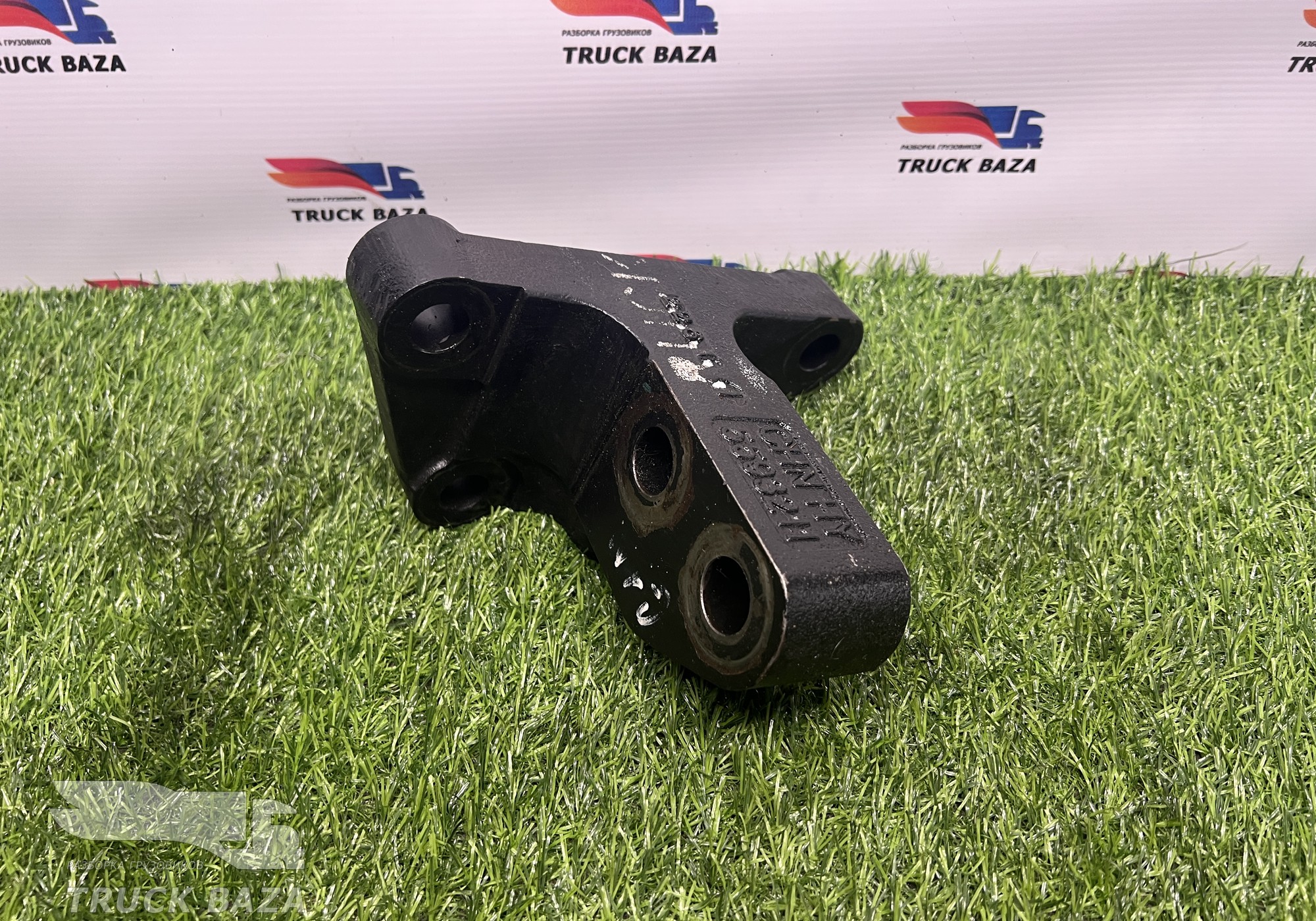 5593211 Кронштейн крепления двигателя задний правый для DongFeng GX DFH4180