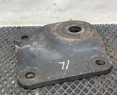 81417200118 Кронштейн передней рессоры для Man