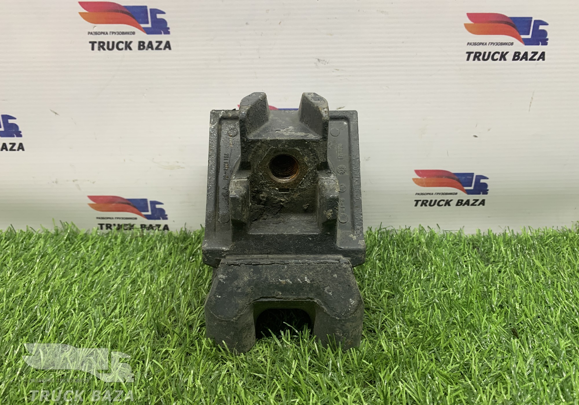 1806735 Подушка двигателя передняя для Daf XF105 (с 2005)