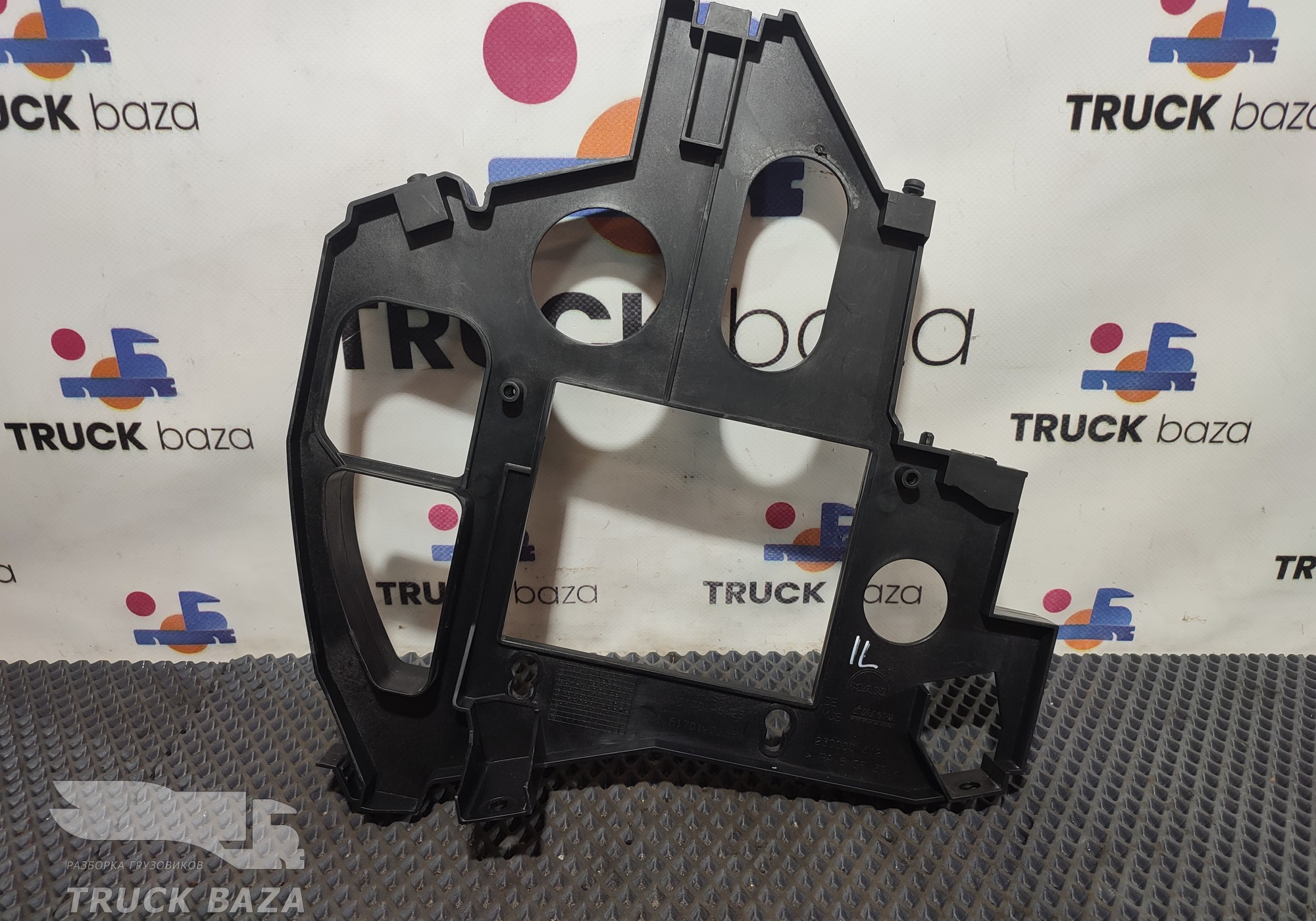 81617016423 Кронштейн усилителя торпедо