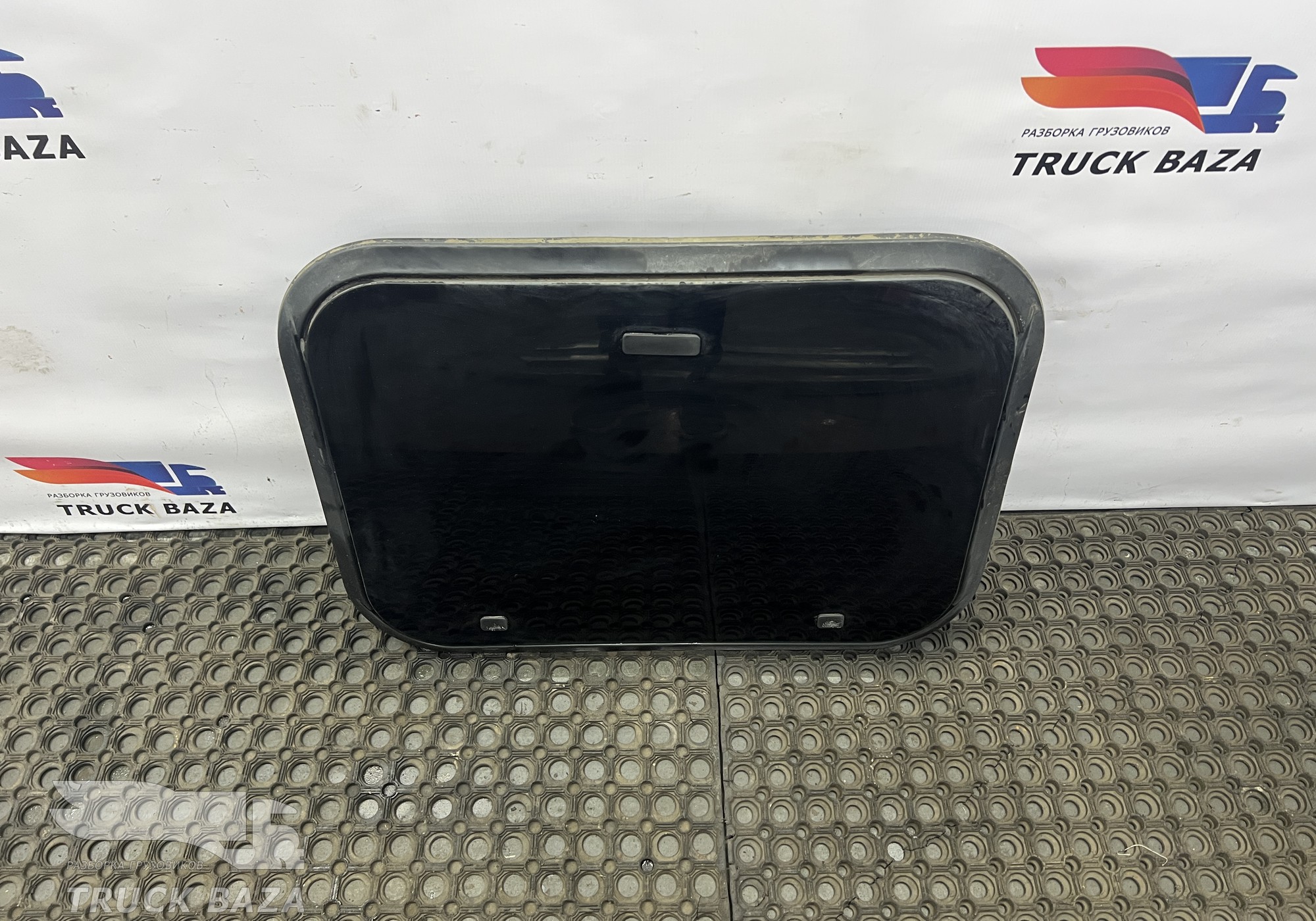 A9438300142 Люк в сборе