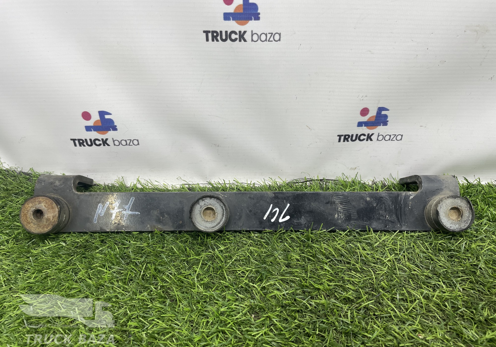 81429020282 Кронштейн трапа за кабиной