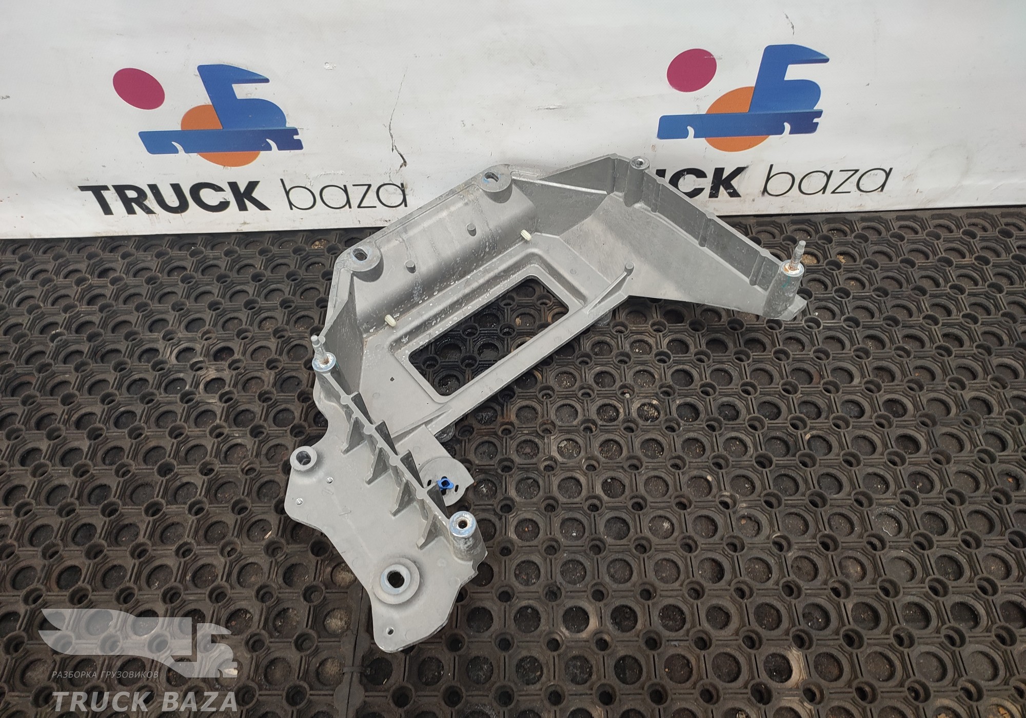 JC463N723AB Кронштейн рулевой колонки для Ford F-MAX (с 2018)