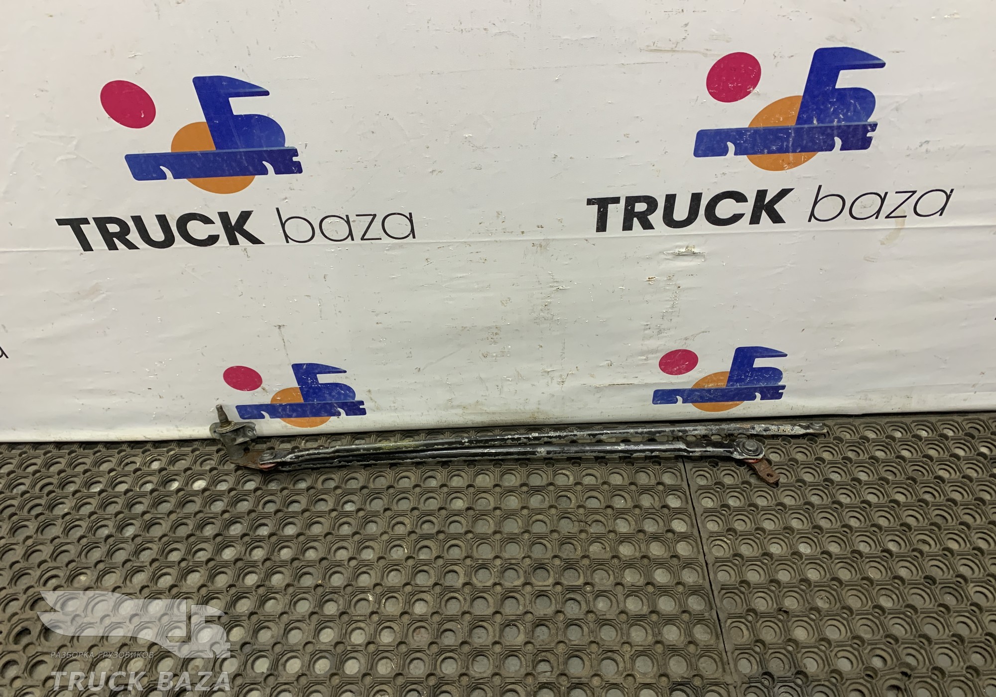 1799818 Трапеция стеклоочистителей для Scania