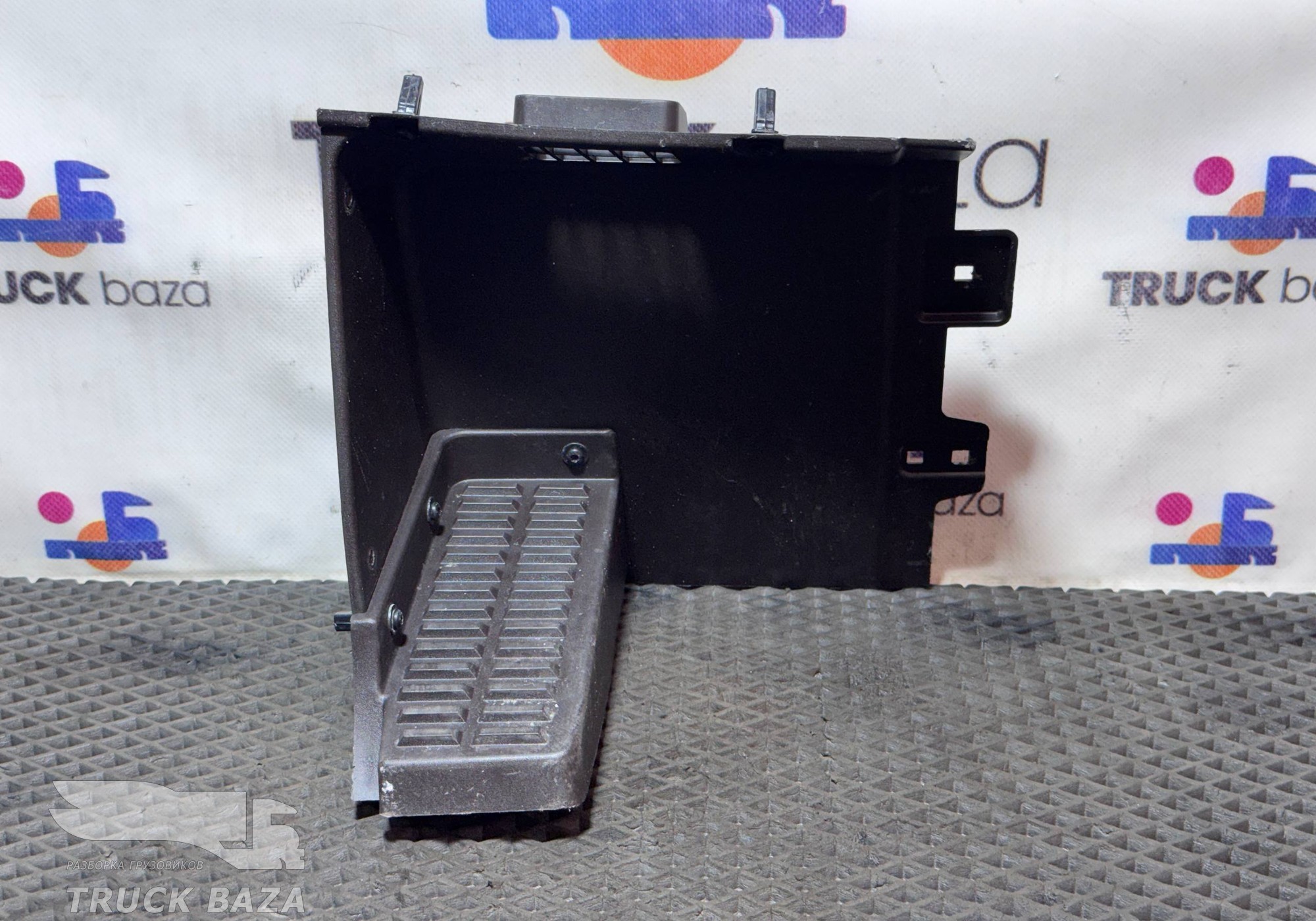 549015336034 Облицовка салона нижняя левая для КАМАЗ 54901