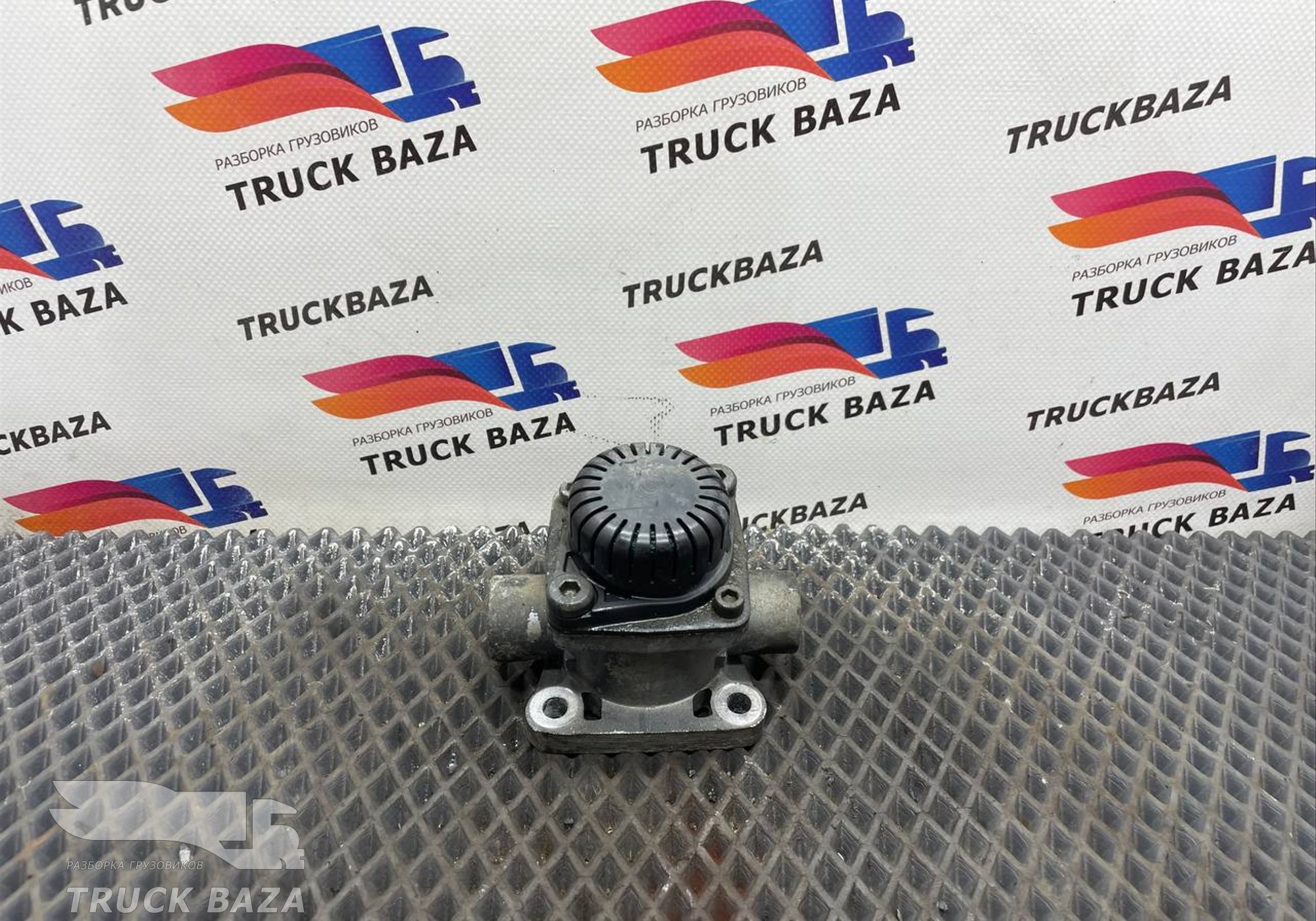 1927394 Клапан ускорительный для Daf XF106 (с 2012)