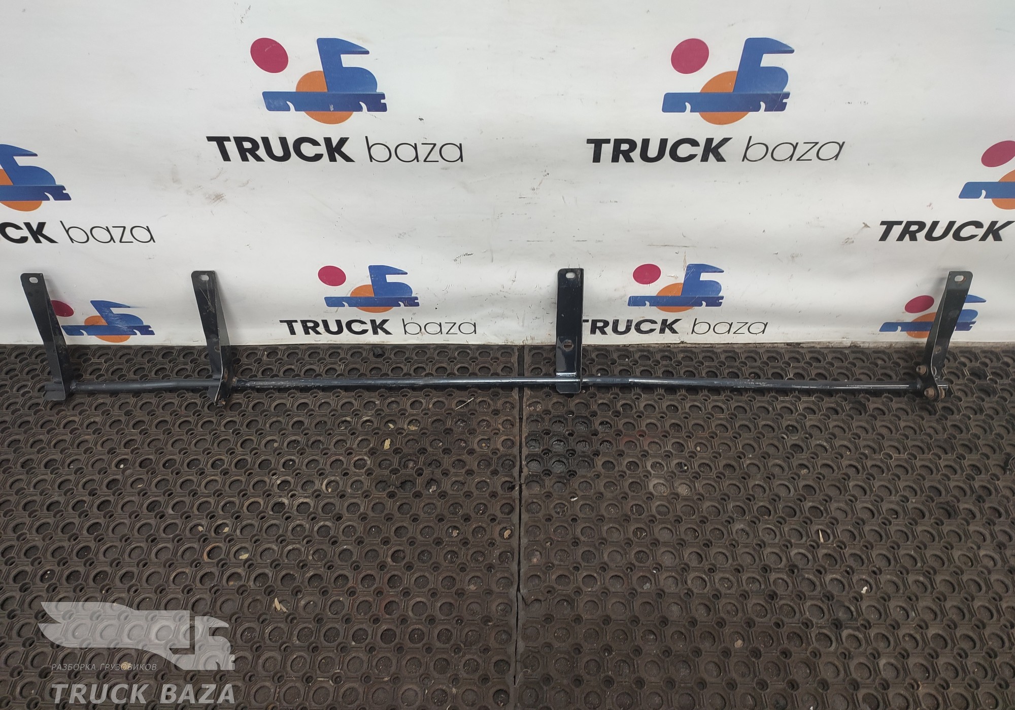 81629105198 Кронштейн бокового спойлера правый