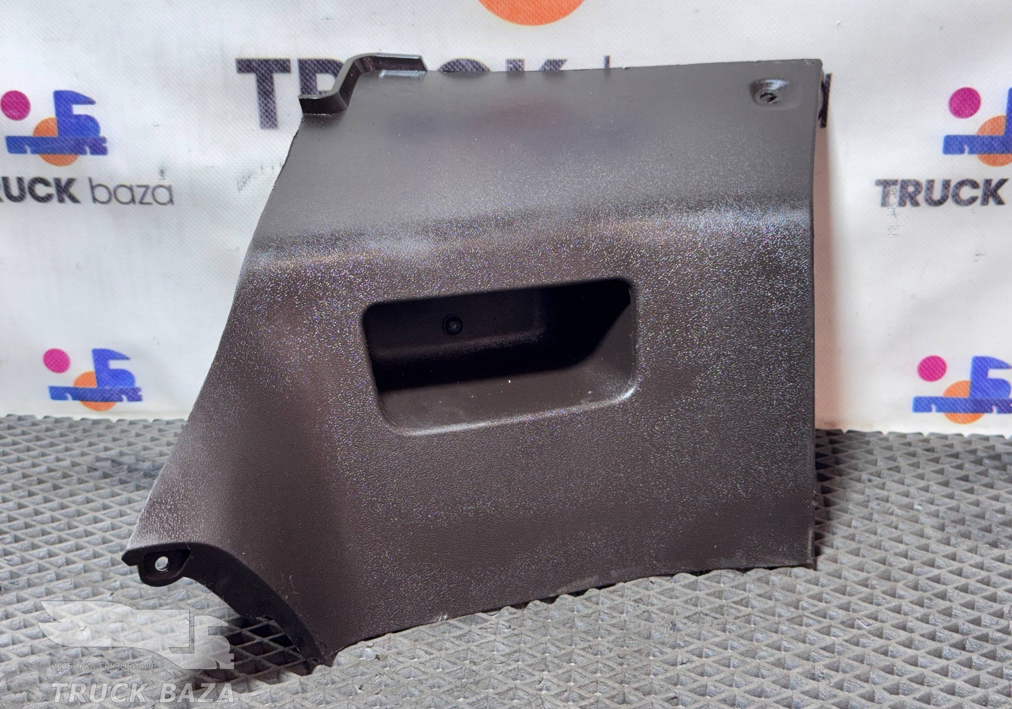 549015325082 Накладка на торпедо для КАМАЗ 54901
