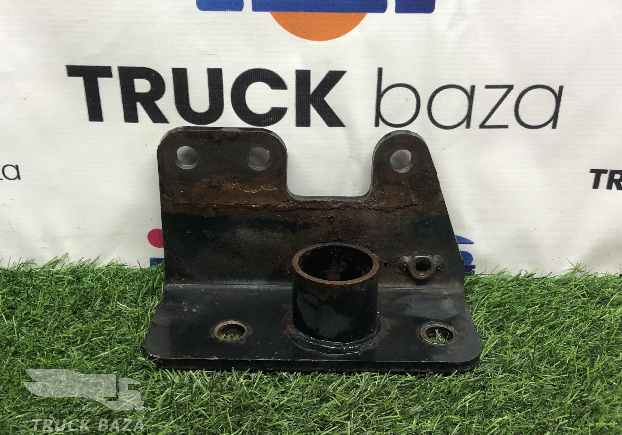 54905001179 Кронштейн бампера левый для КАМАЗ 5490 (с 2013)