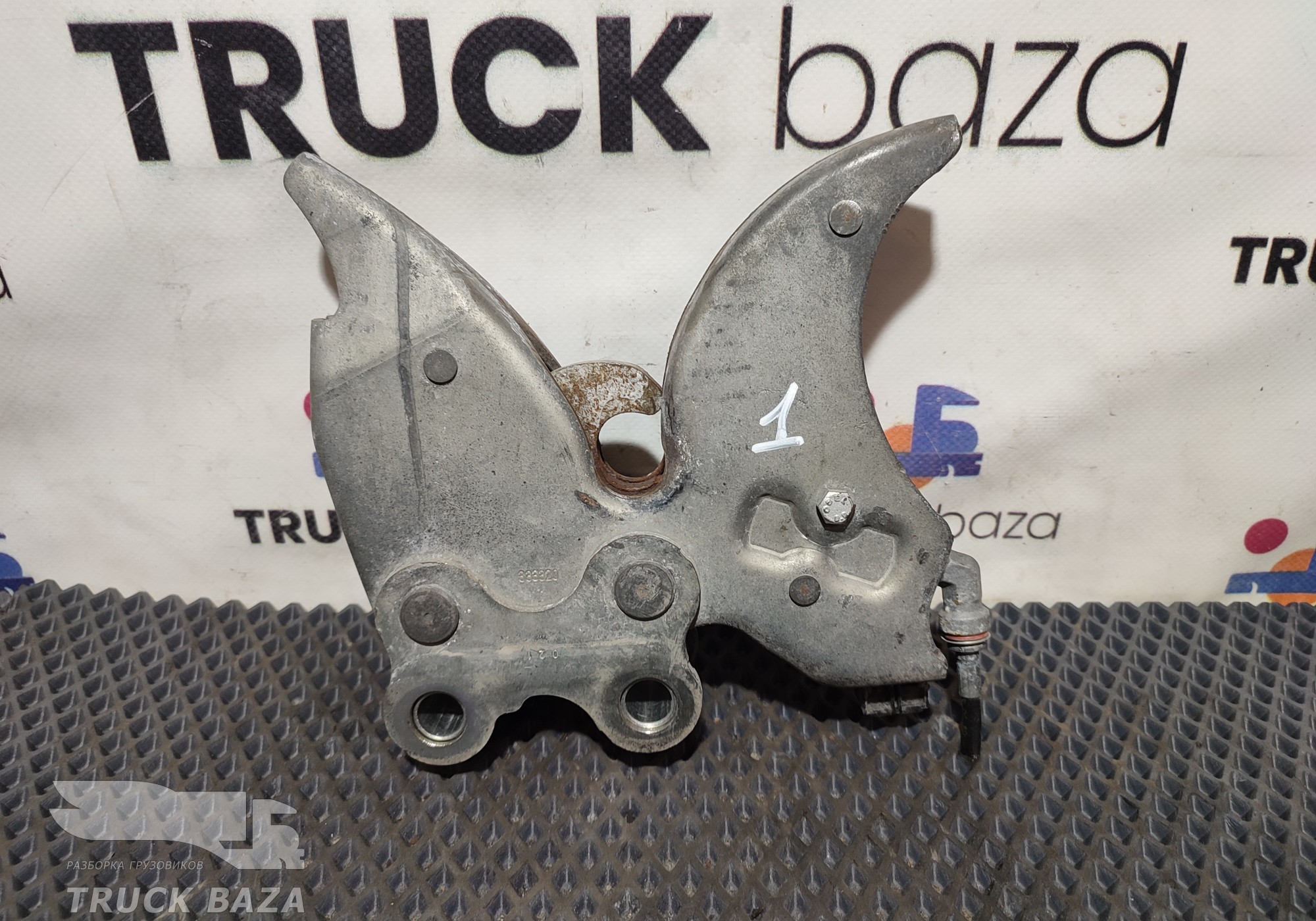 Замок кабины для Mercedes-Benz Actros New Actros MP4 (с 2011)