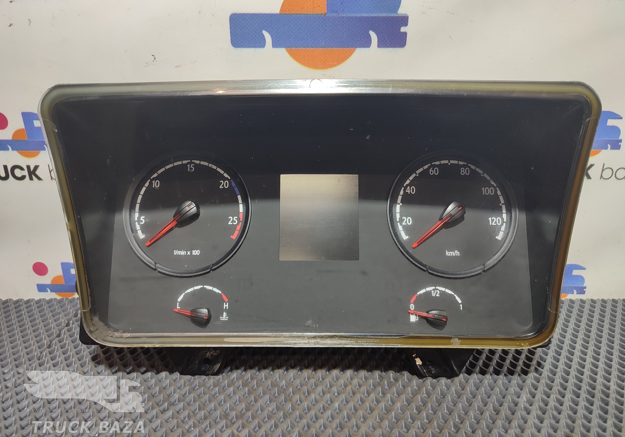 2303194 Панель приборов