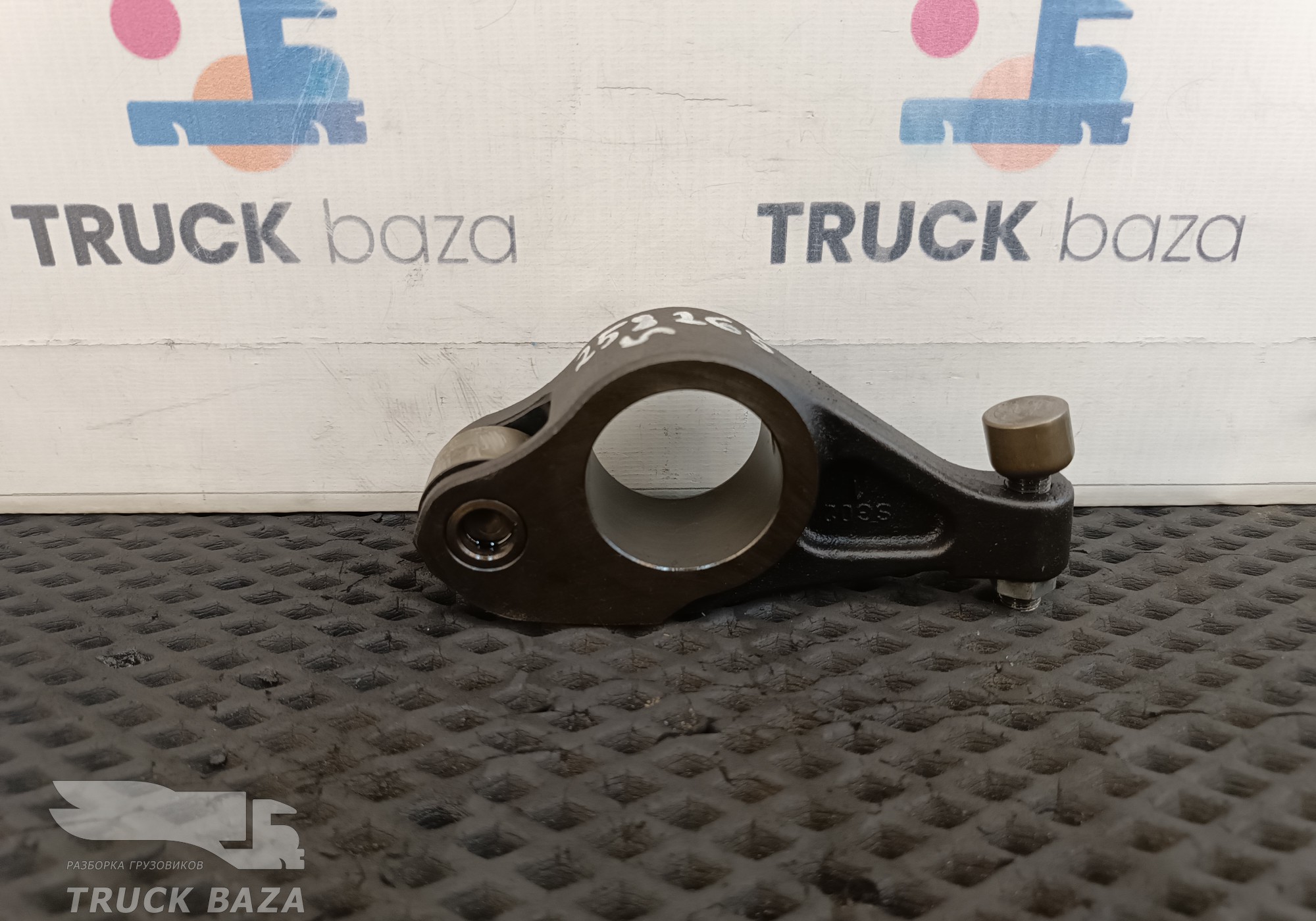 21881494 Рокер впускной для Volvo