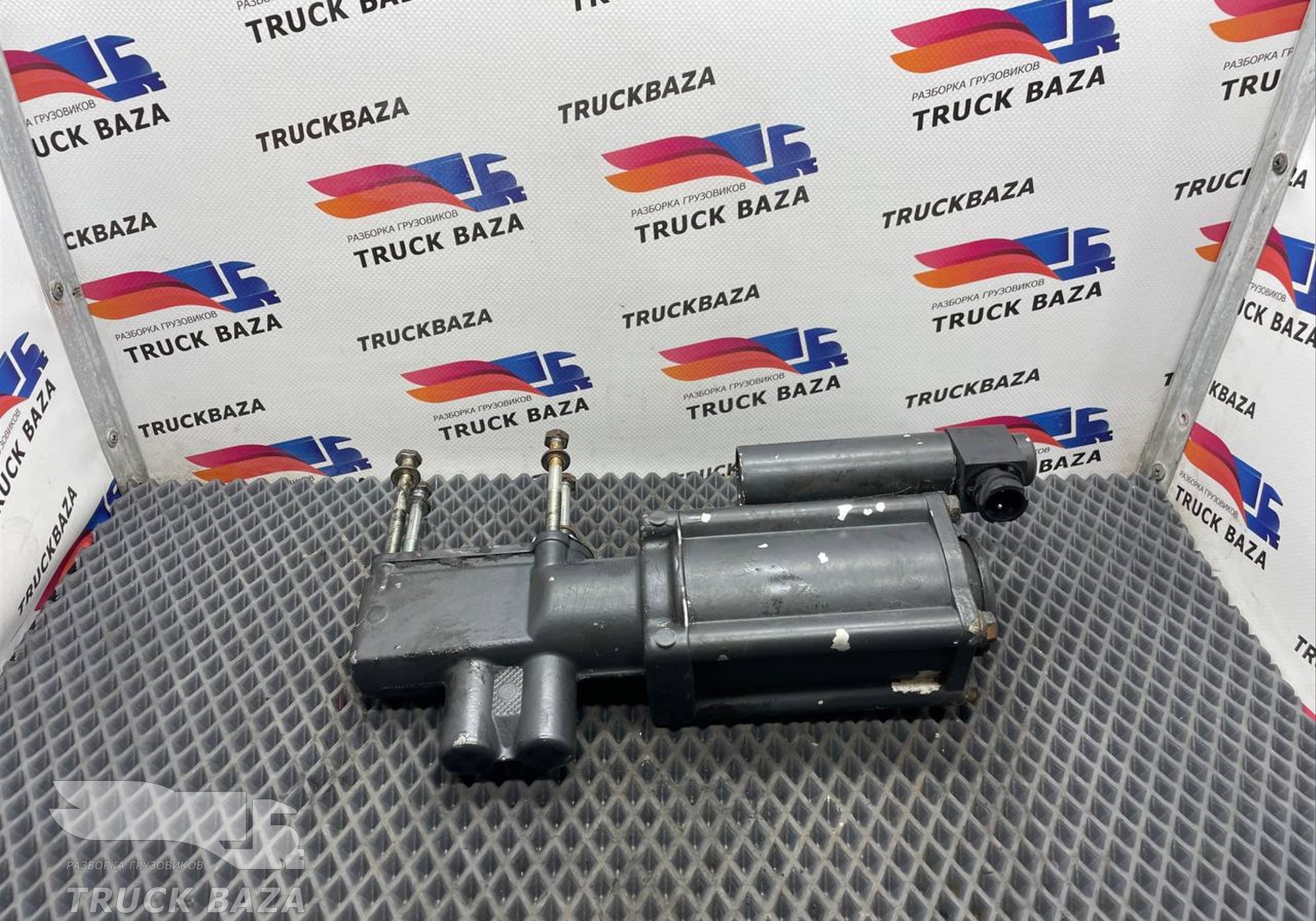 42562896 Клапан пневматический ZF для Iveco Stralis II Hi-Way (с 2012)