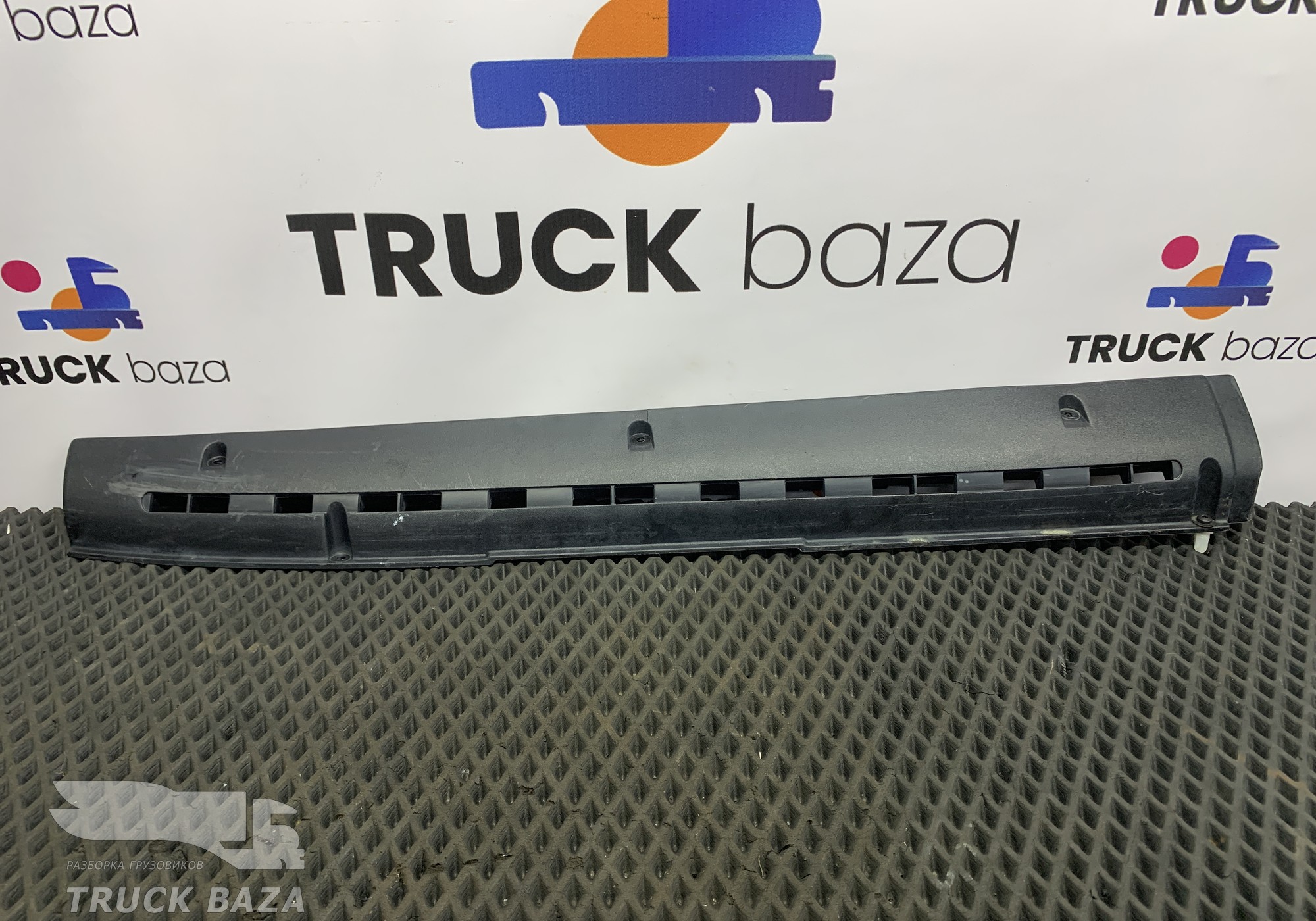 1297410 Накладка на торпедо правая для Daf XF95