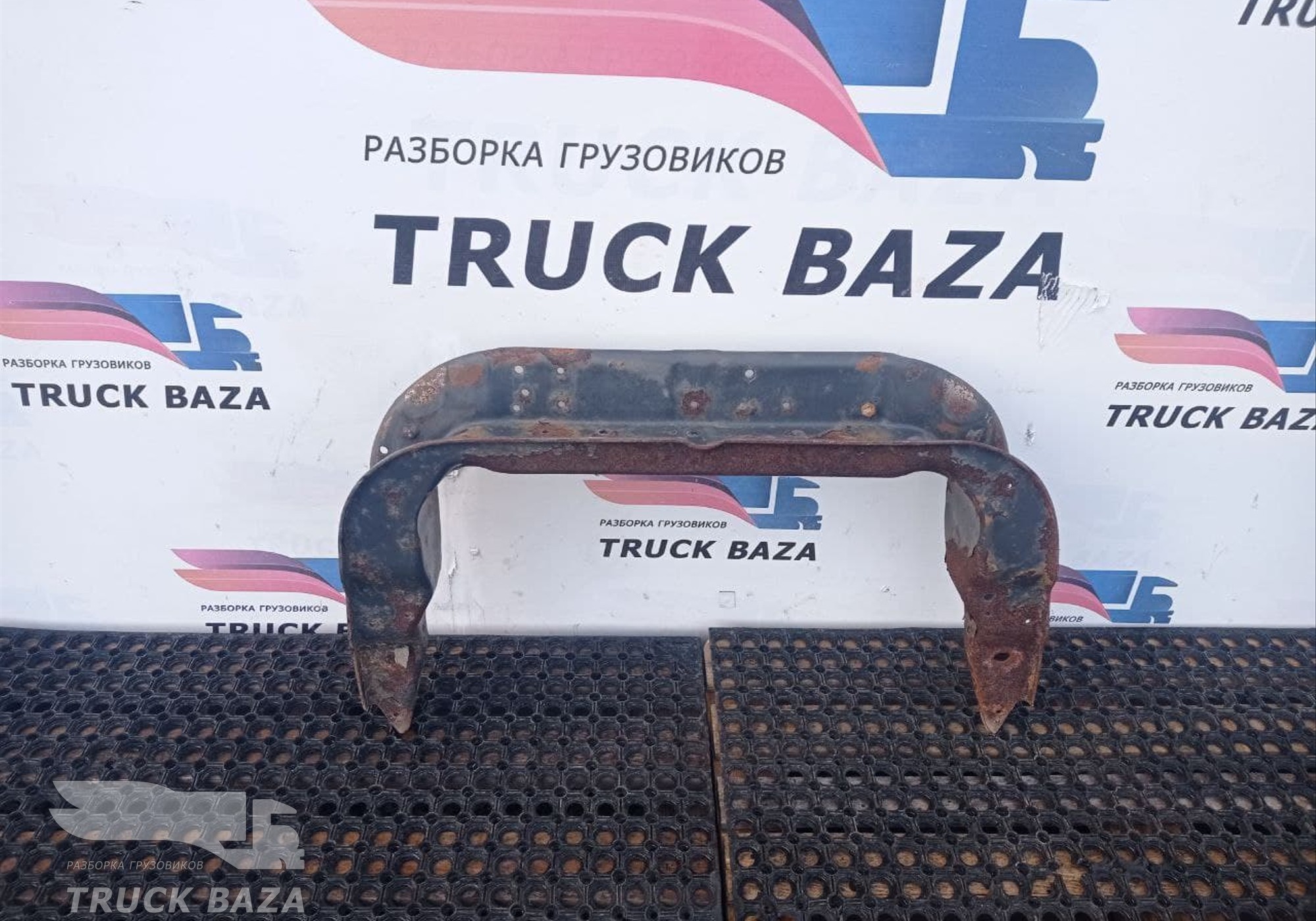 8189999 Кронштейн кабины задний для Iveco Eurotrakker II (с 2005)