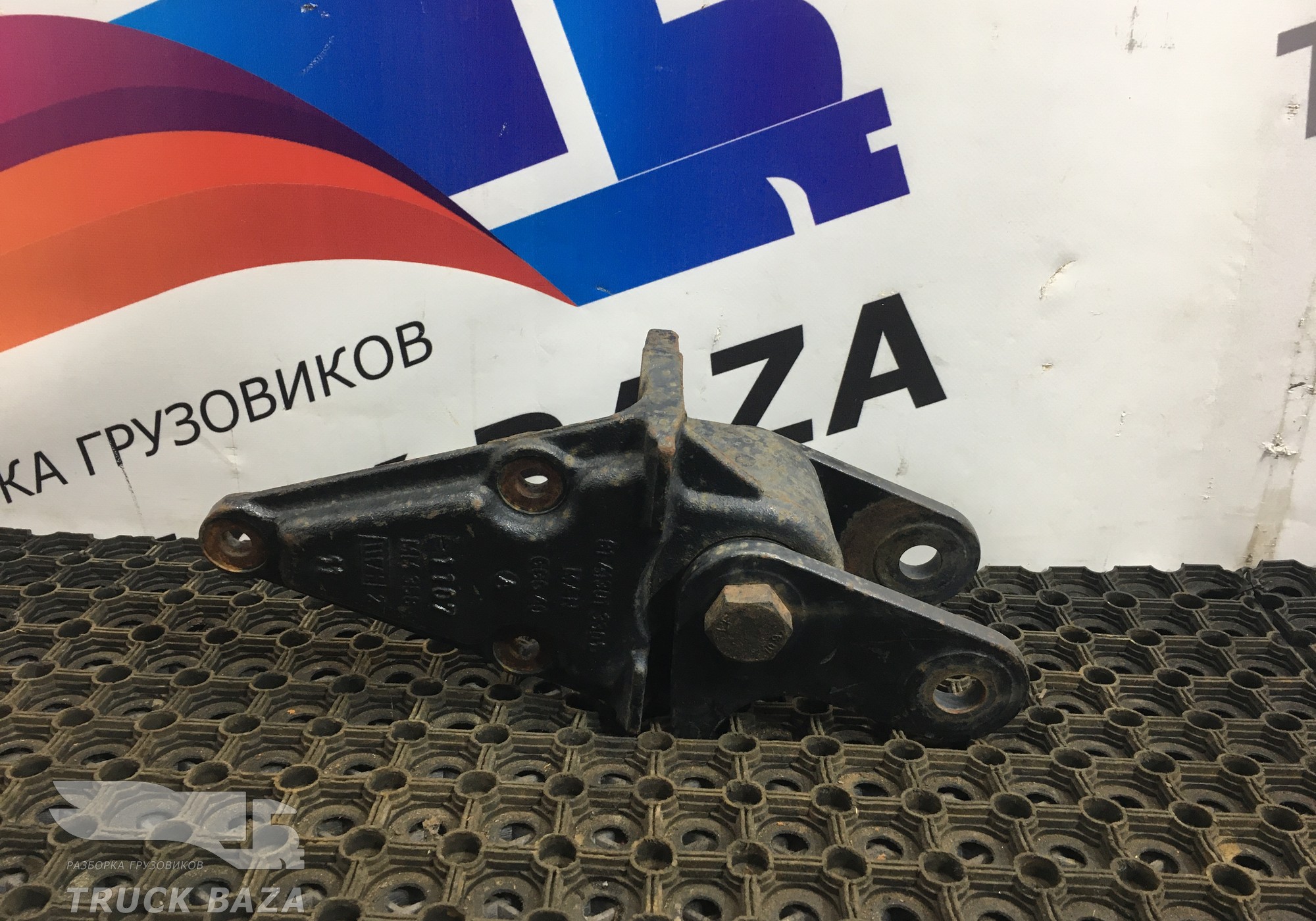 81413013267 Кронштейн крепления передней рессоры для Man TGA