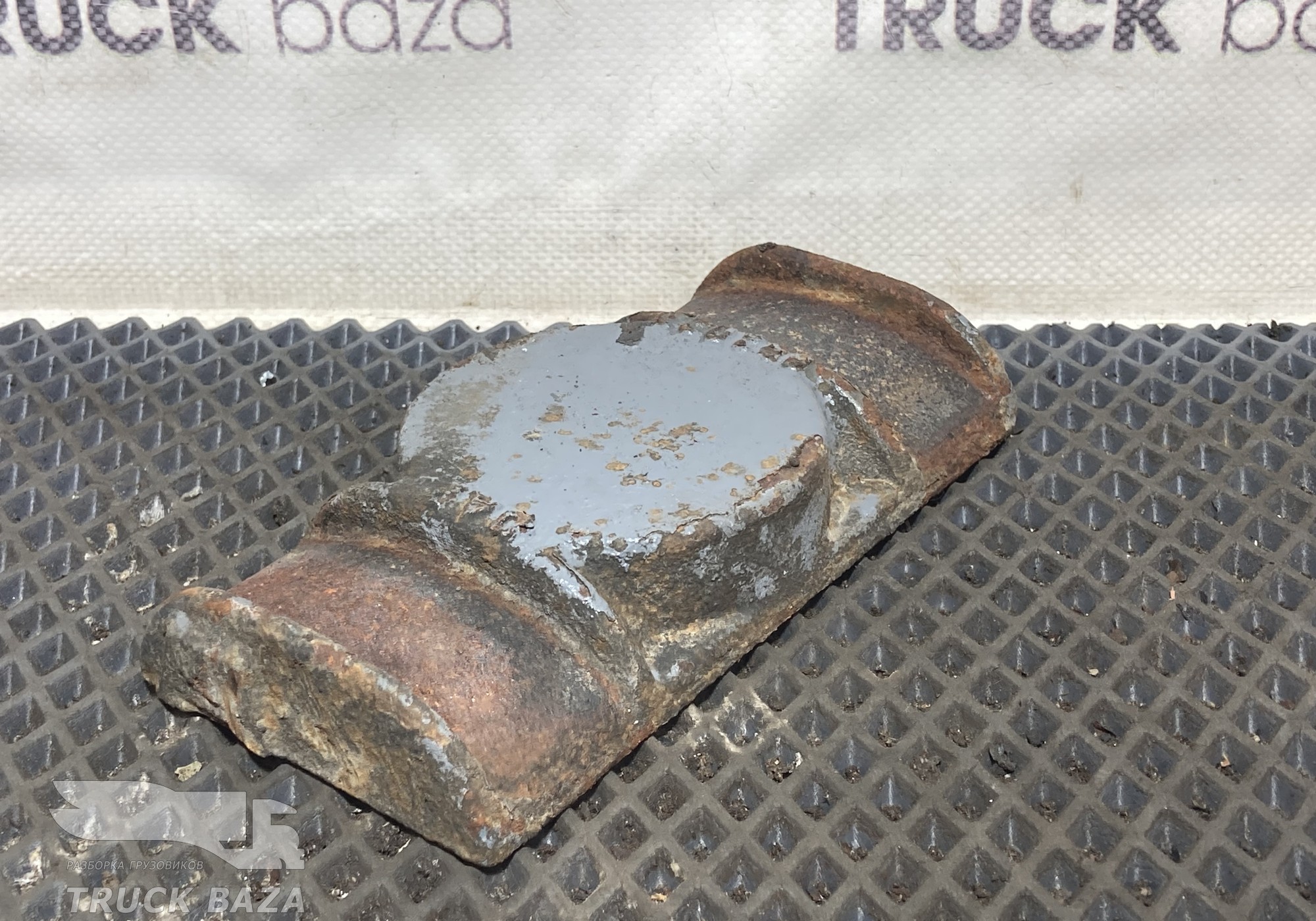 0964946 Проставка передней рессоры