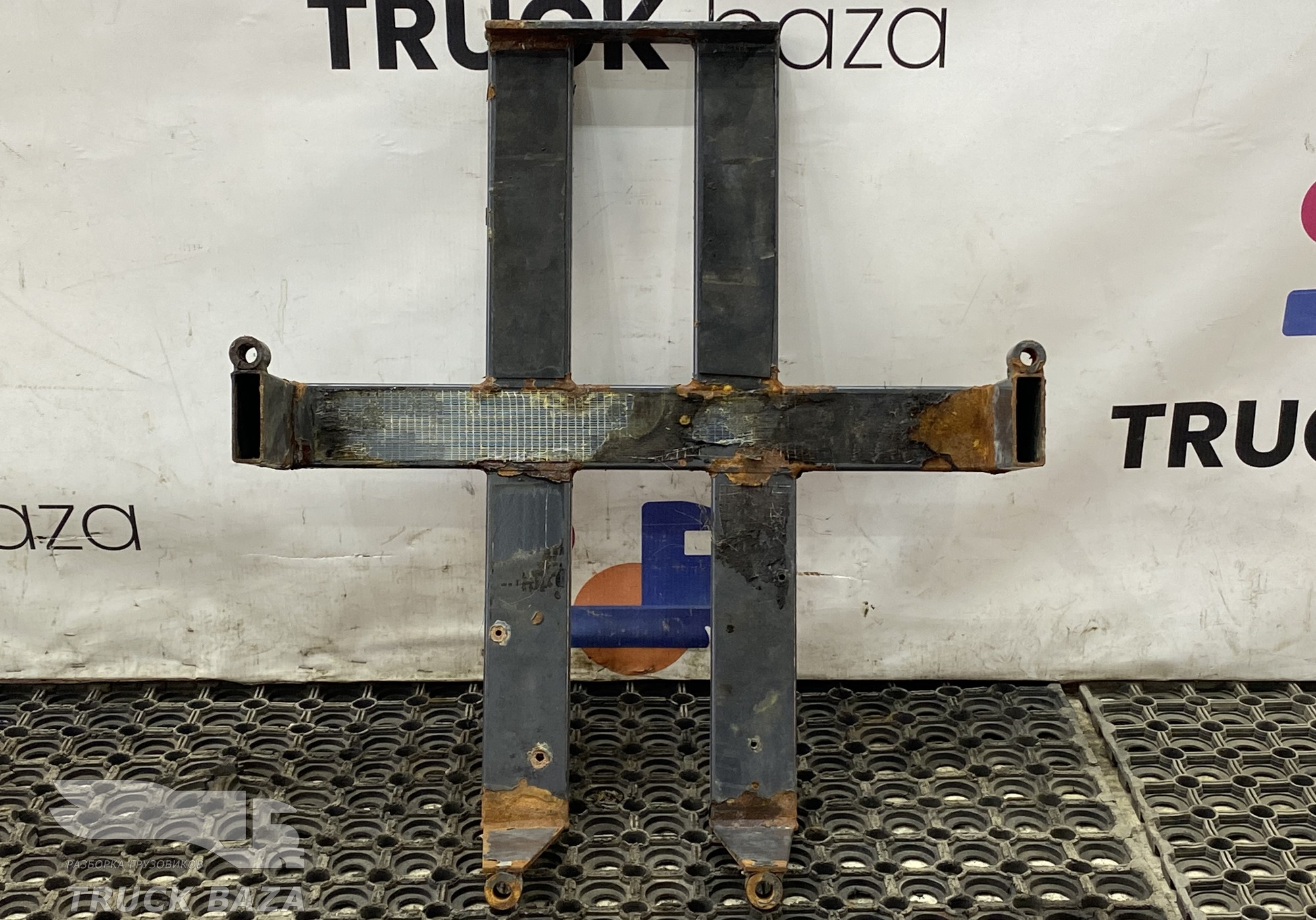 1477484 Кронштейн ящика АКБ для Scania