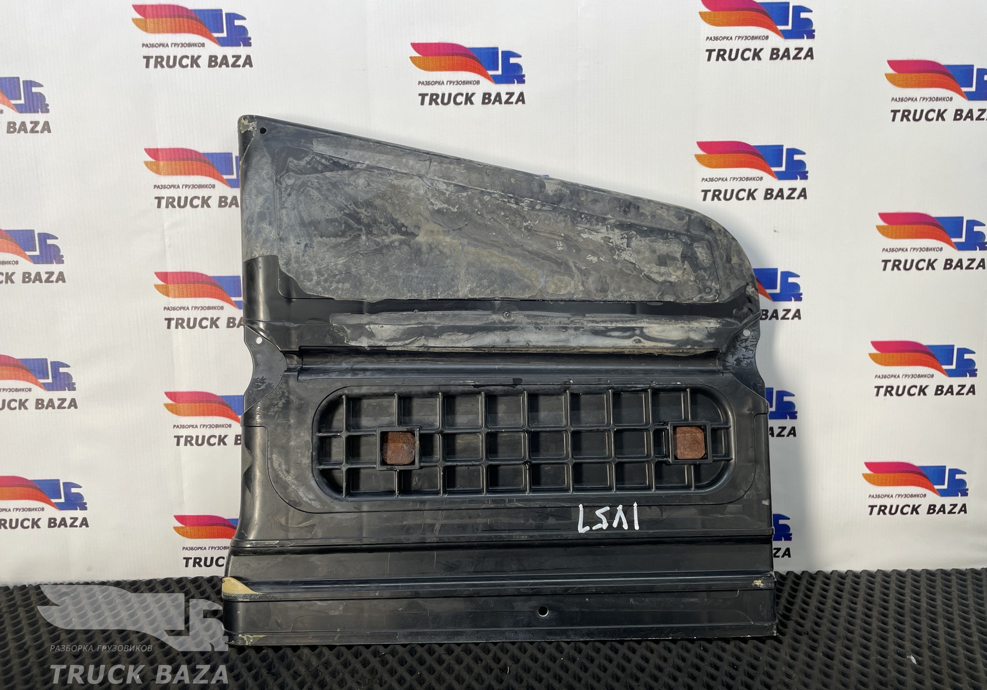 504304601 Спойлер кабины нижний правый для Iveco Stralis I (с 2002)
