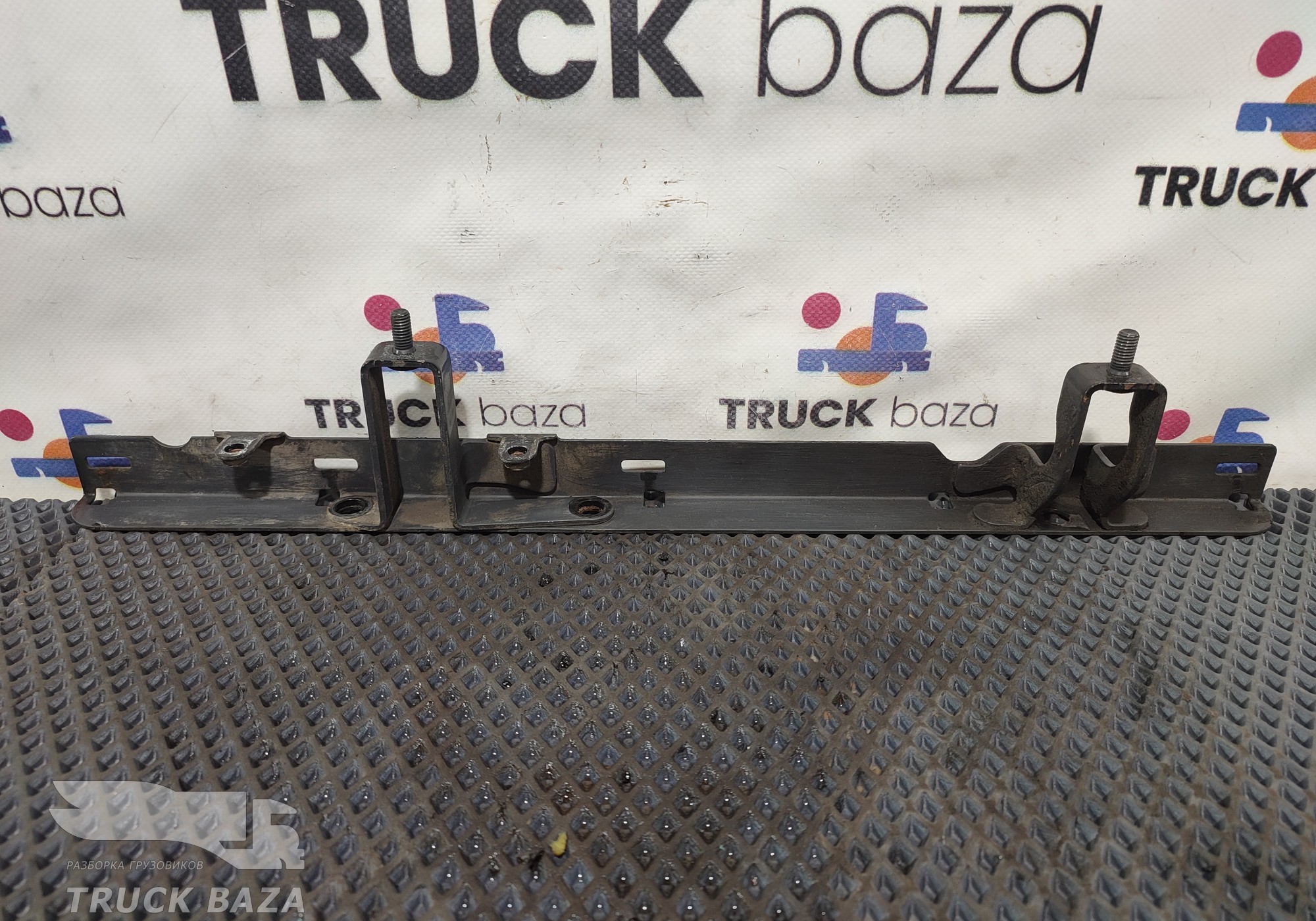 1943993 Кронштейн проводки