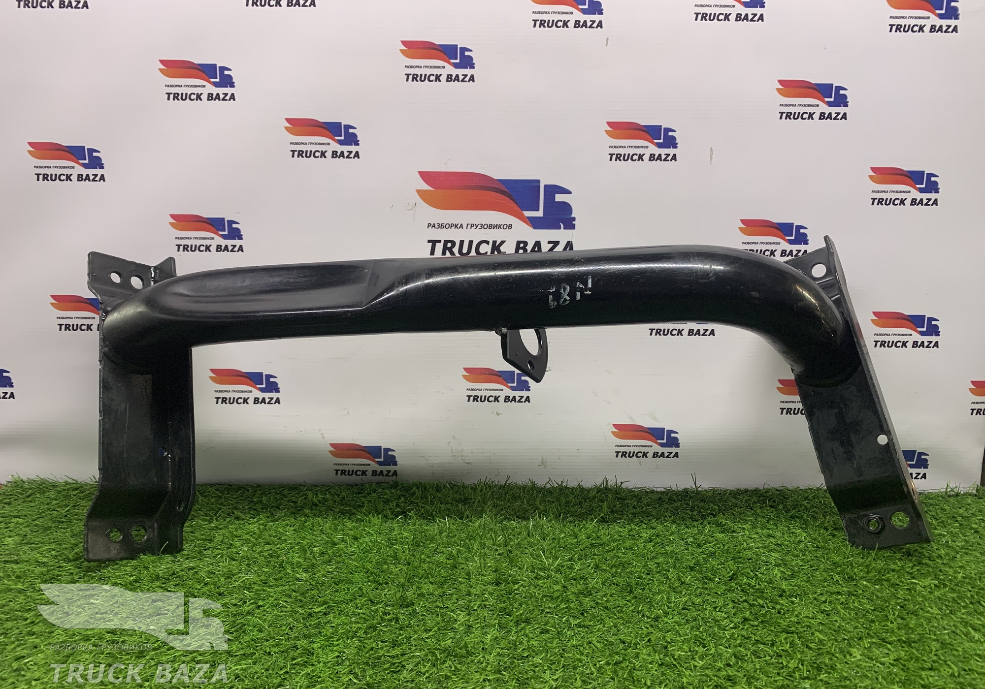 81615405076 Кронштейн подножки правый