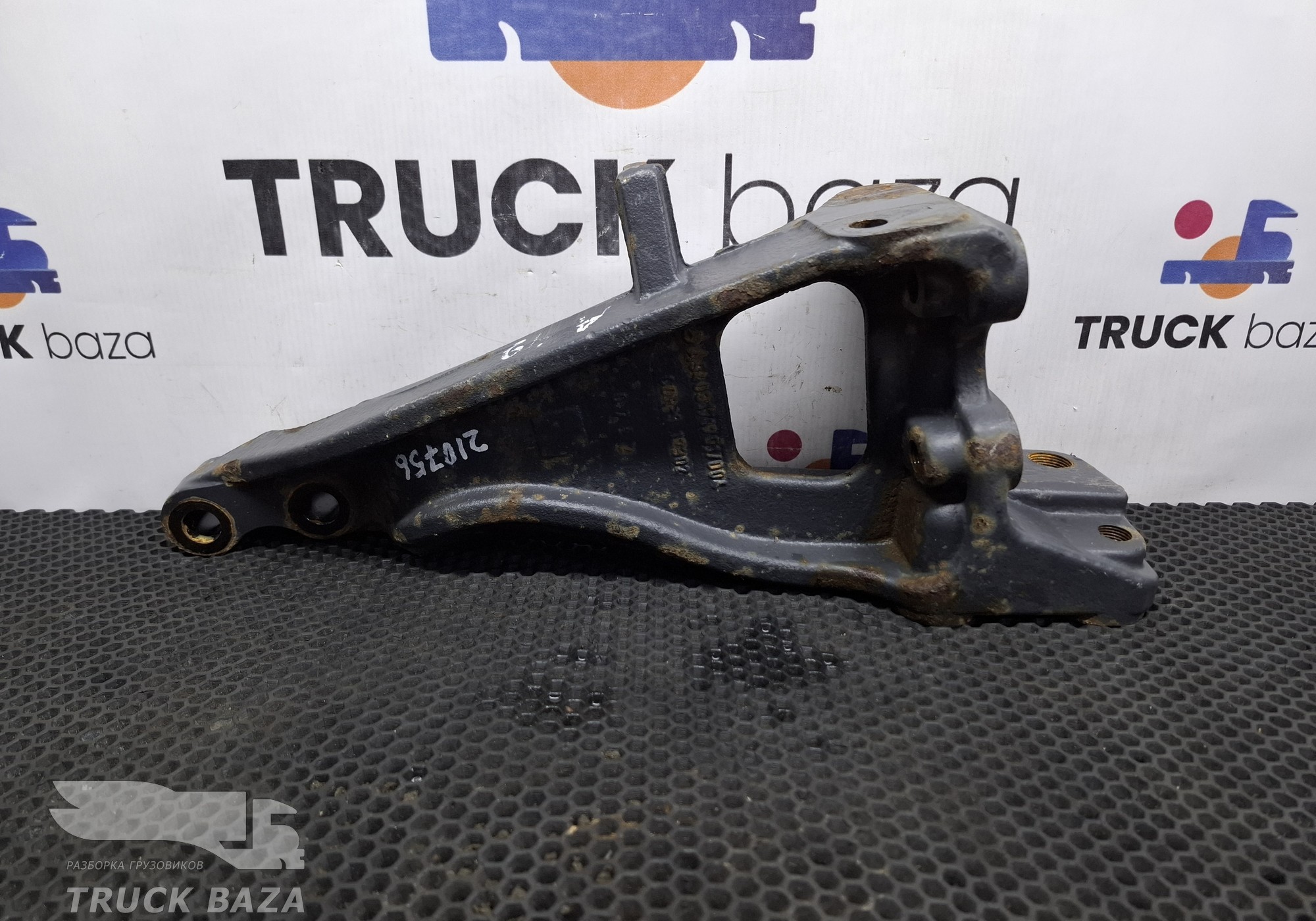 A9403171701 Кронштейн кабины правый