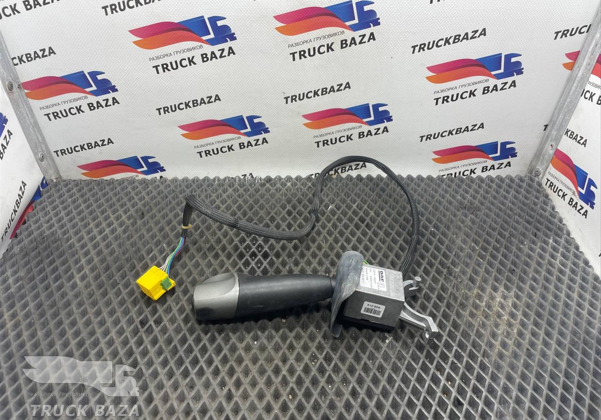 1892970 Переключатель подрулевой правый для Daf XF106 (с 2012)