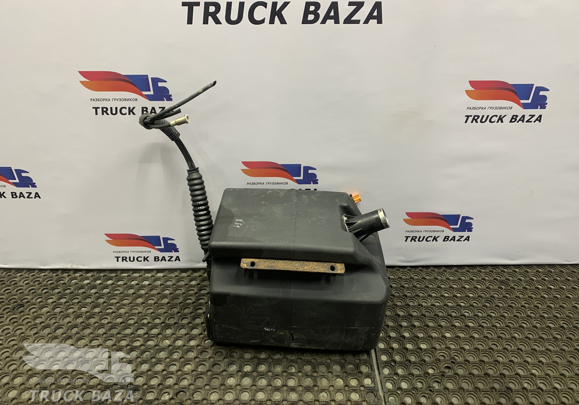 81154025006 Бак AdBlue