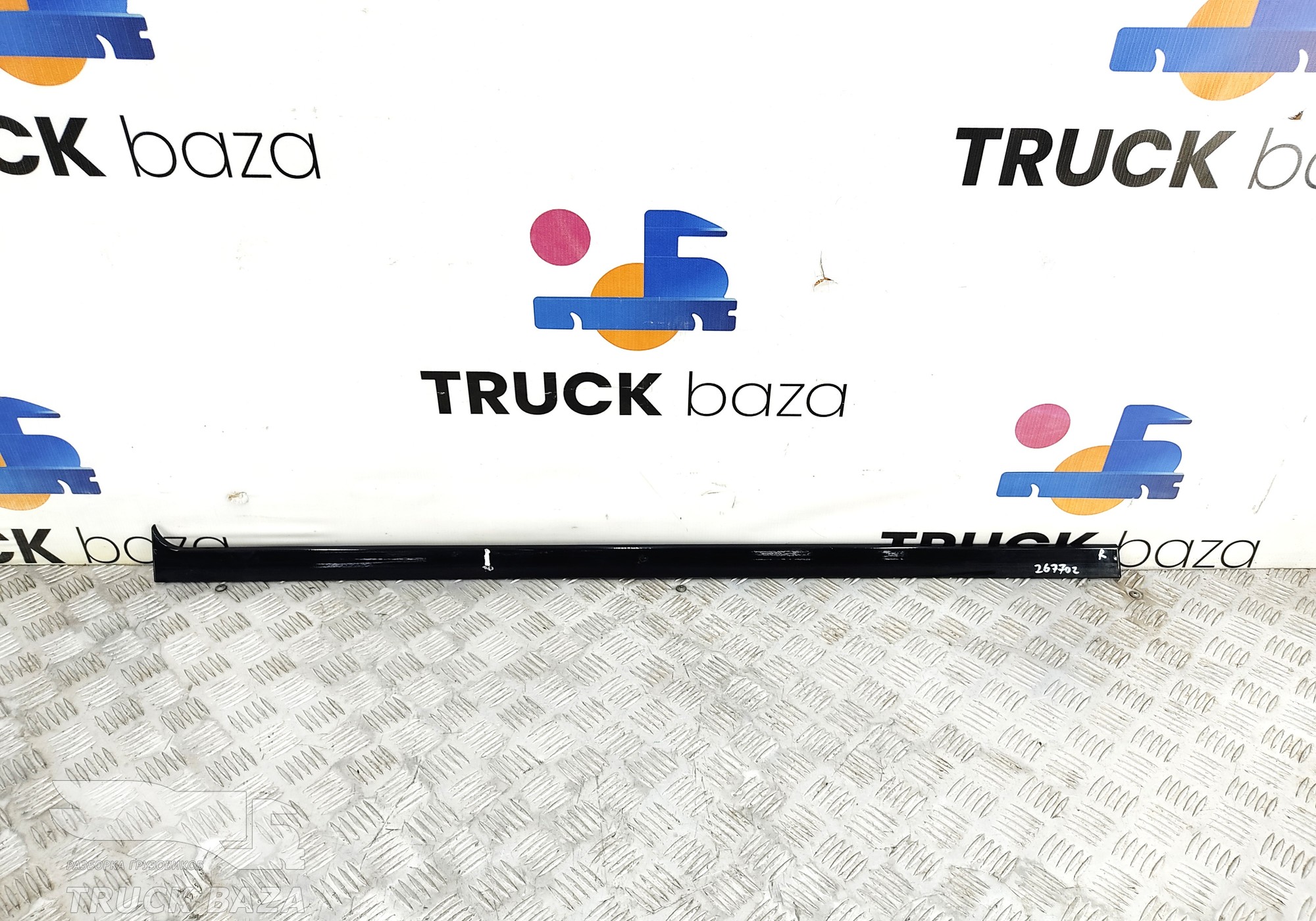 81629300230 Молдинг крыши кабины правый для Man TGX