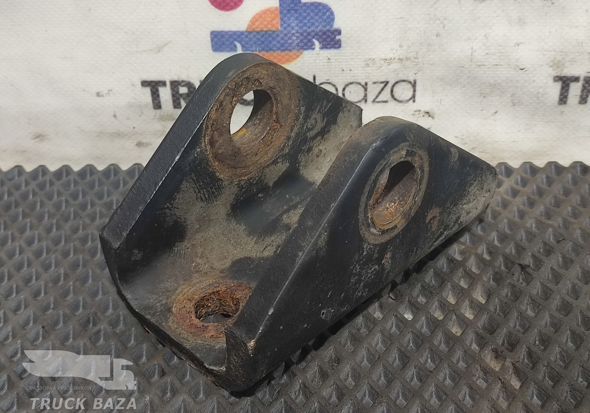 65952916090 Кронштейн стабилизатора