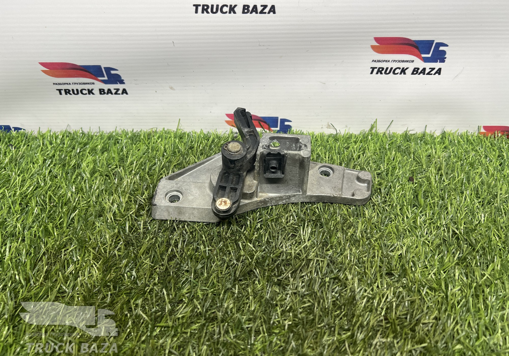 1679365 Ручка двери внутренняя левая