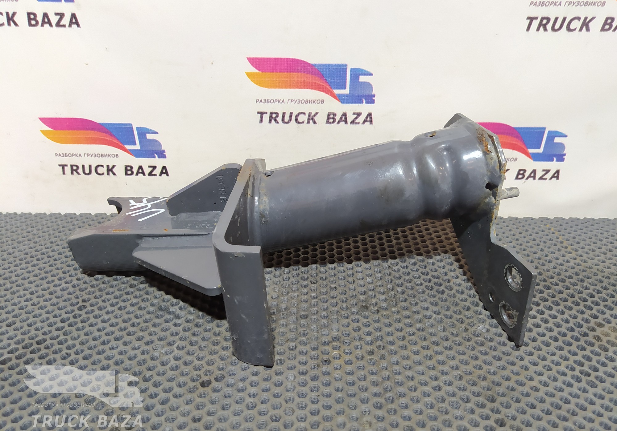 82928883 Кронштейн усилителя бампера левый для Volvo FM III (с 2013)