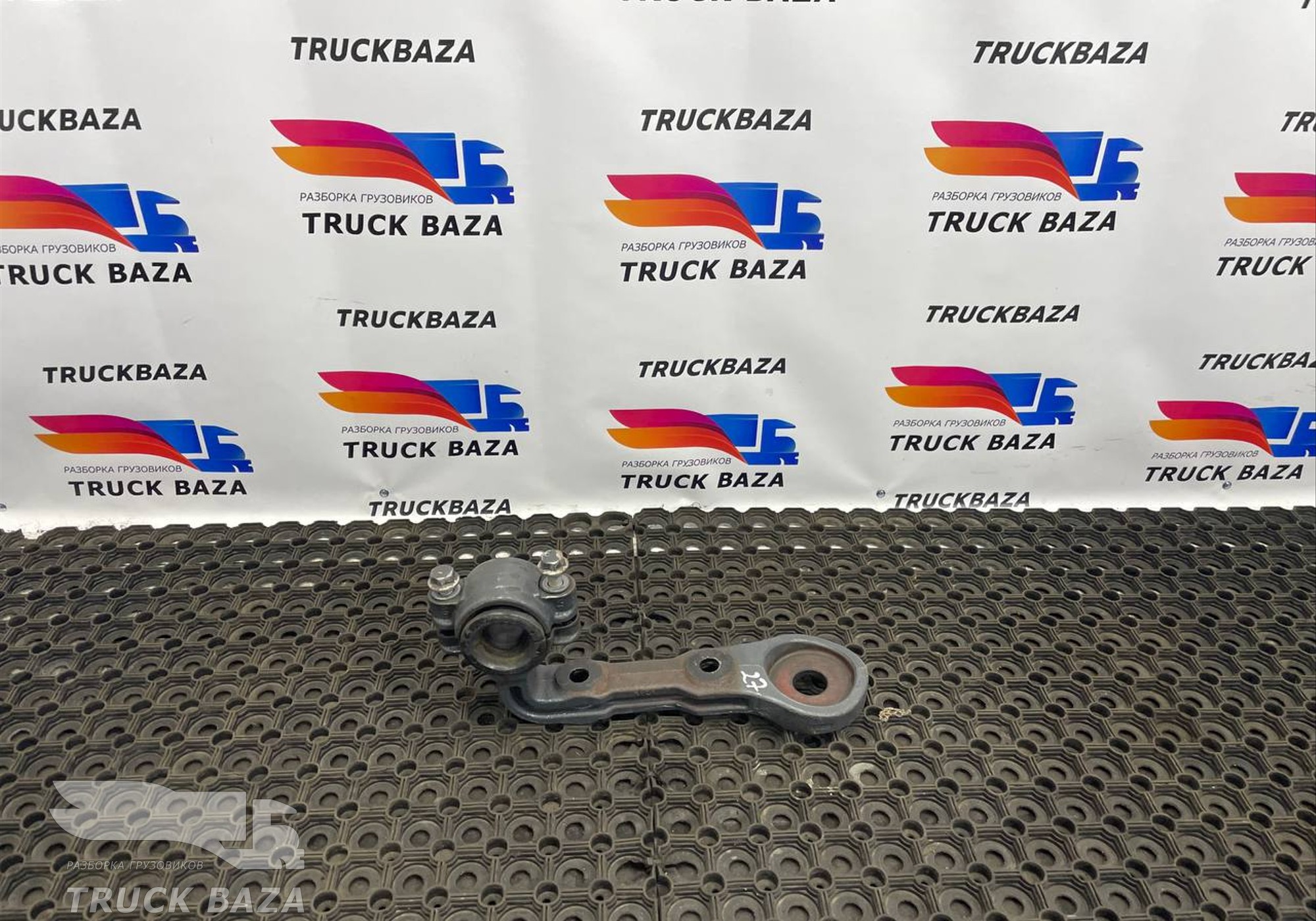 1849366 Кронштейн переднего стабилизатора для Daf XF106 (с 2012)