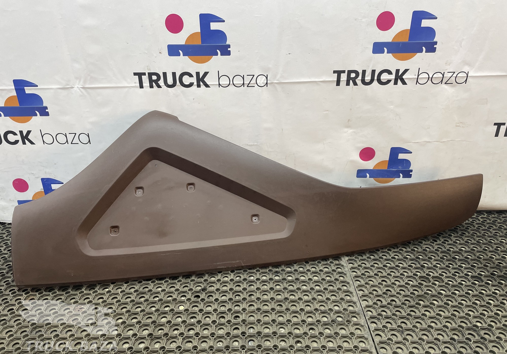 549015325104 Накладка на торпедо для КАМАЗ 54901
